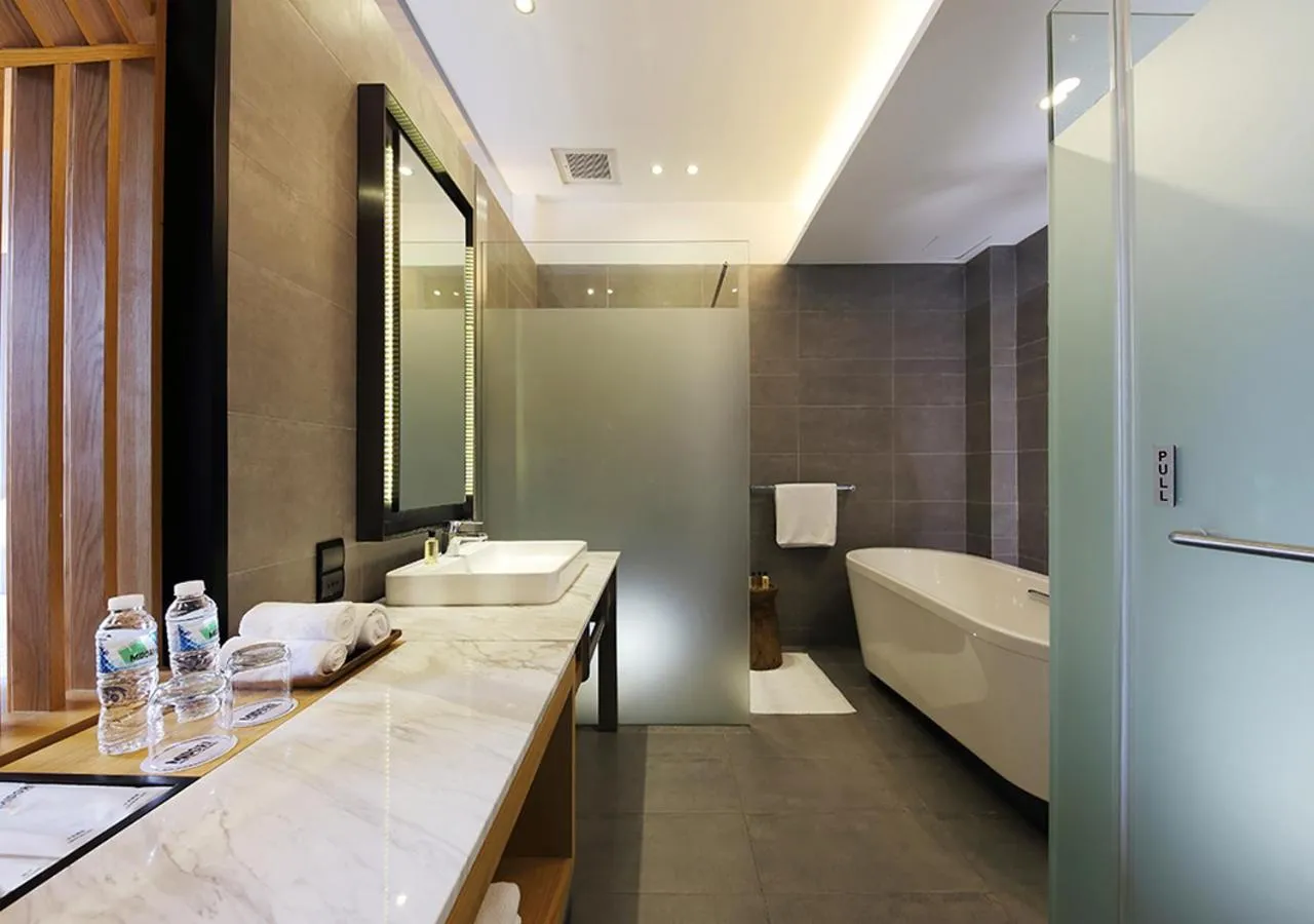 Bathroom in Midori Clark Hotel and Casino