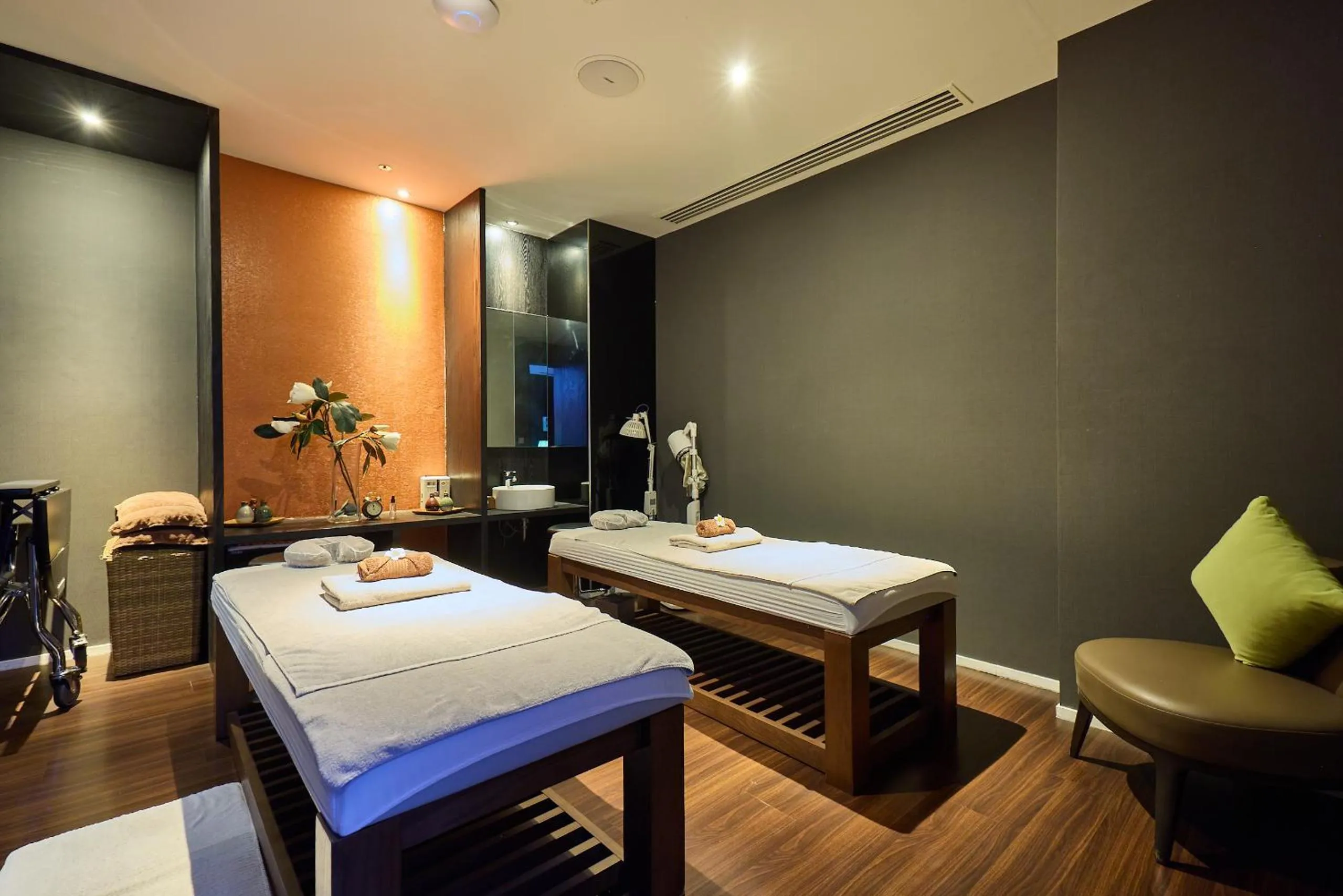 Spa and wellness centre/facilities, Bed in Midori Clark Hotel and Casino