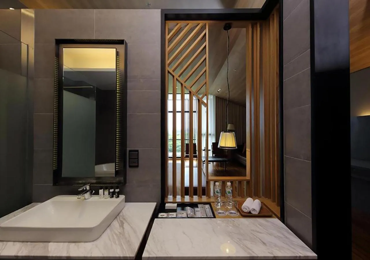 Bathroom in Midori Clark Hotel and Casino