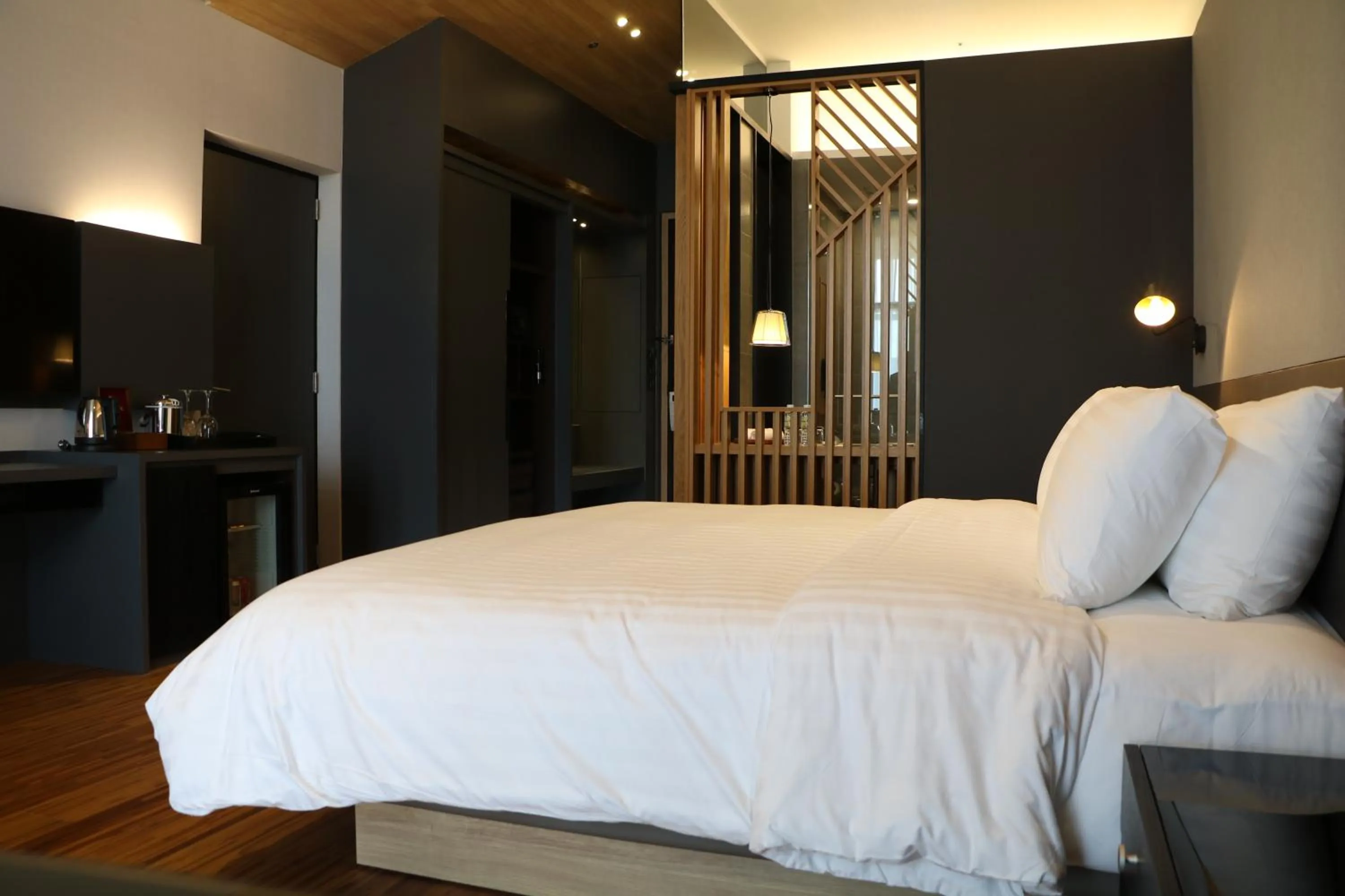 Bedroom, Bed in Midori Clark Hotel and Casino