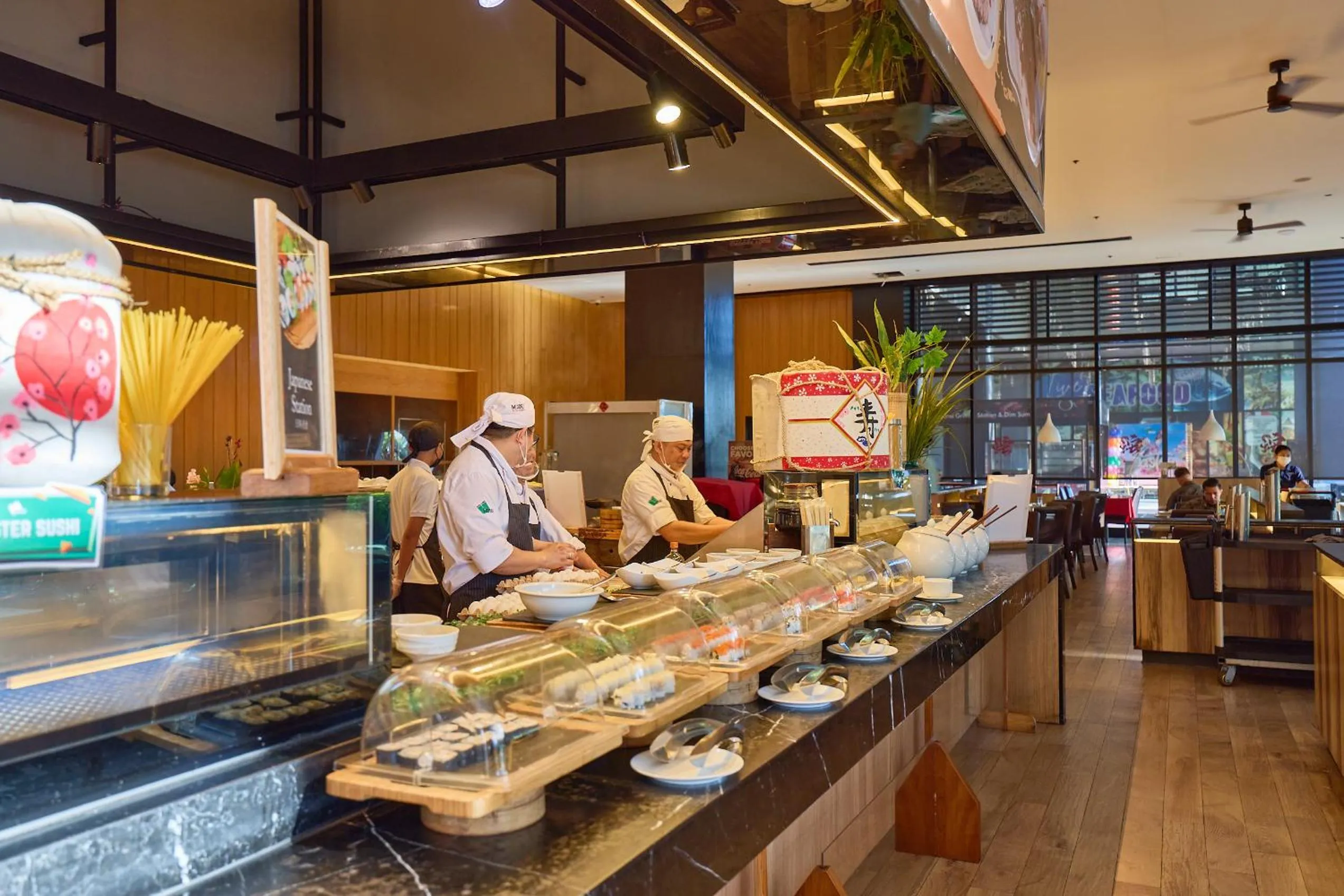 Restaurant/places to eat in Midori Clark Hotel and Casino