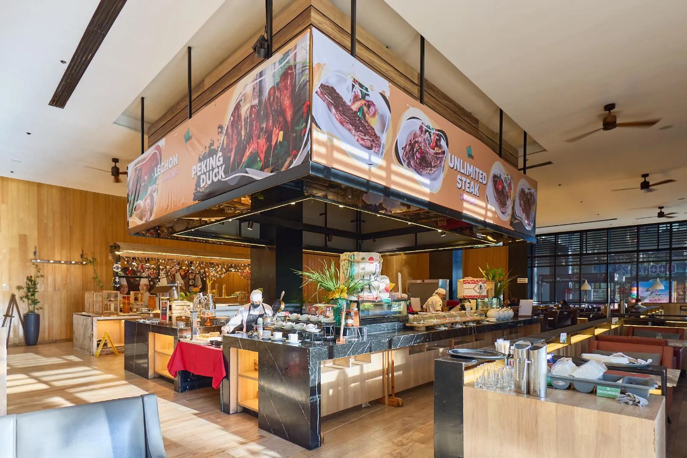 Restaurant/places to eat in Midori Clark Hotel and Casino