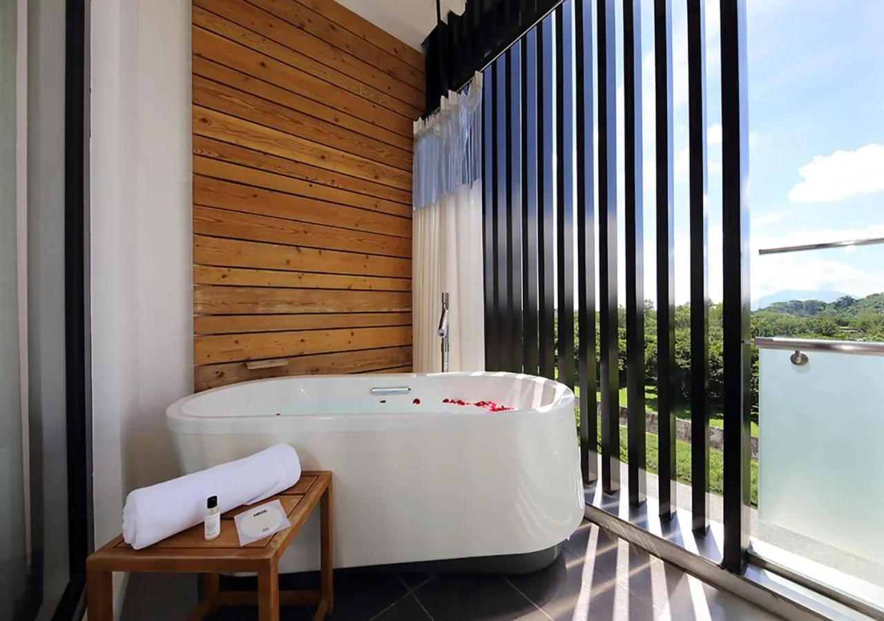 Bath in Midori Clark Hotel and Casino