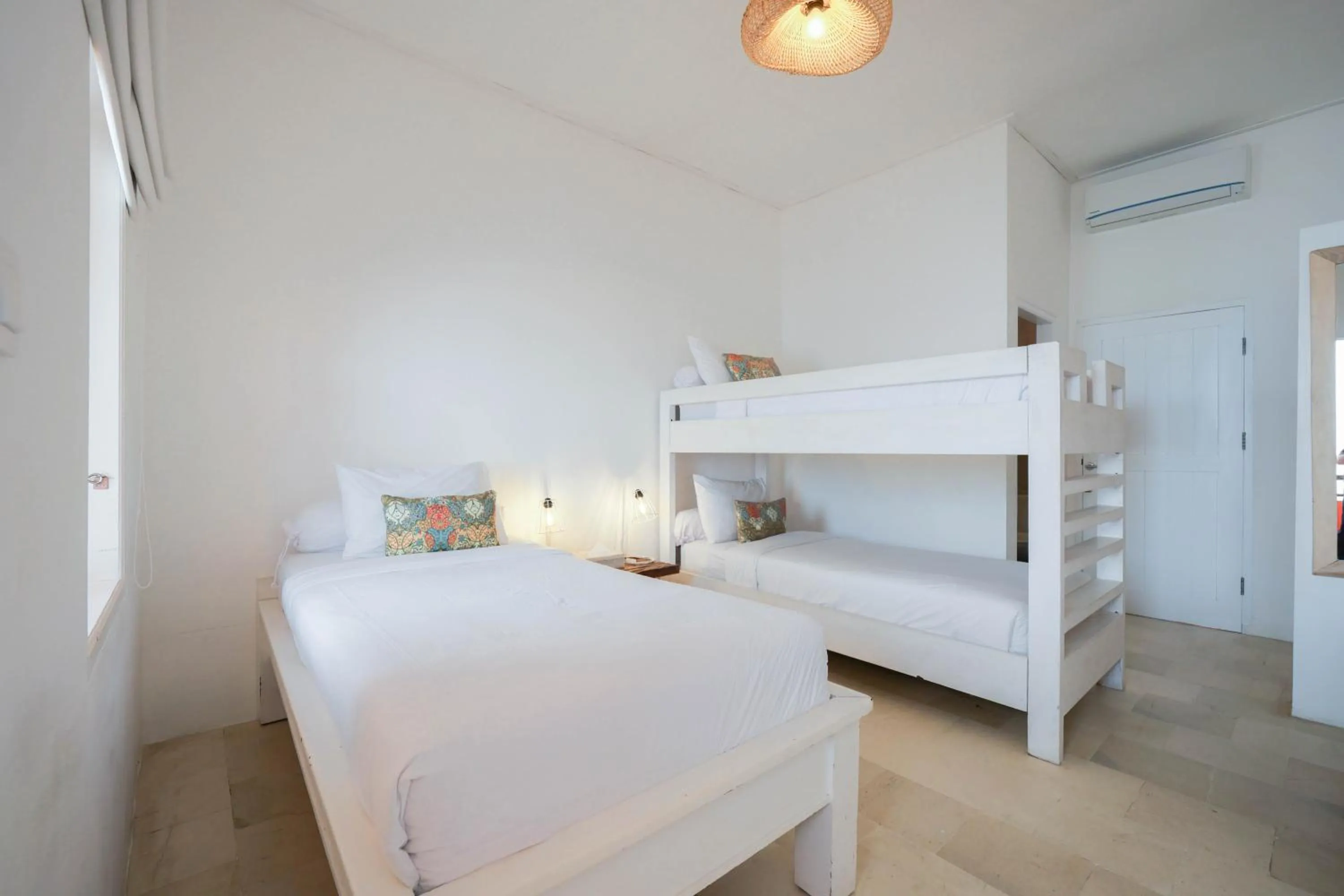 Bedroom, Bed in The Room Padang-Padang