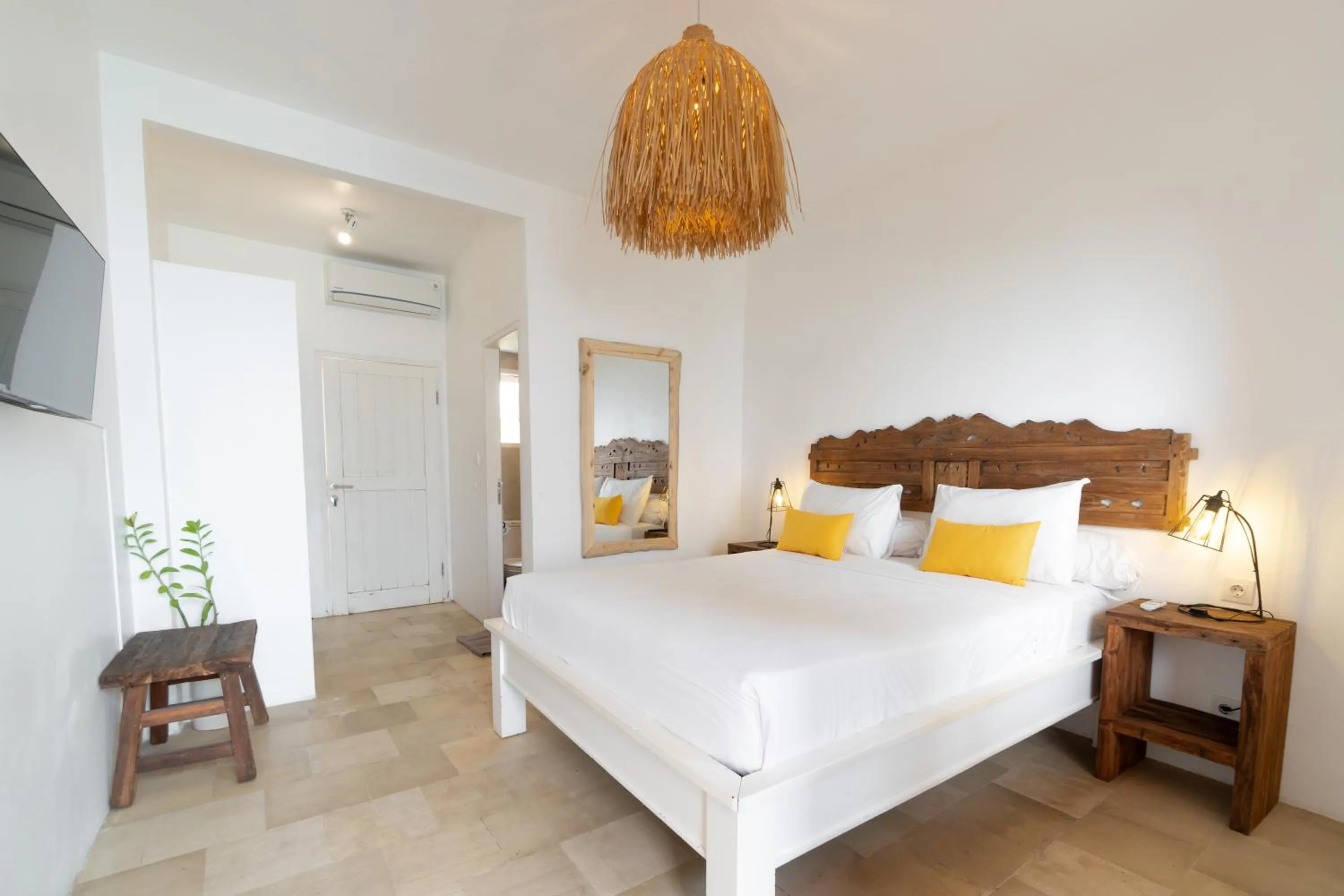 Bedroom, Bed in The Room Padang-Padang