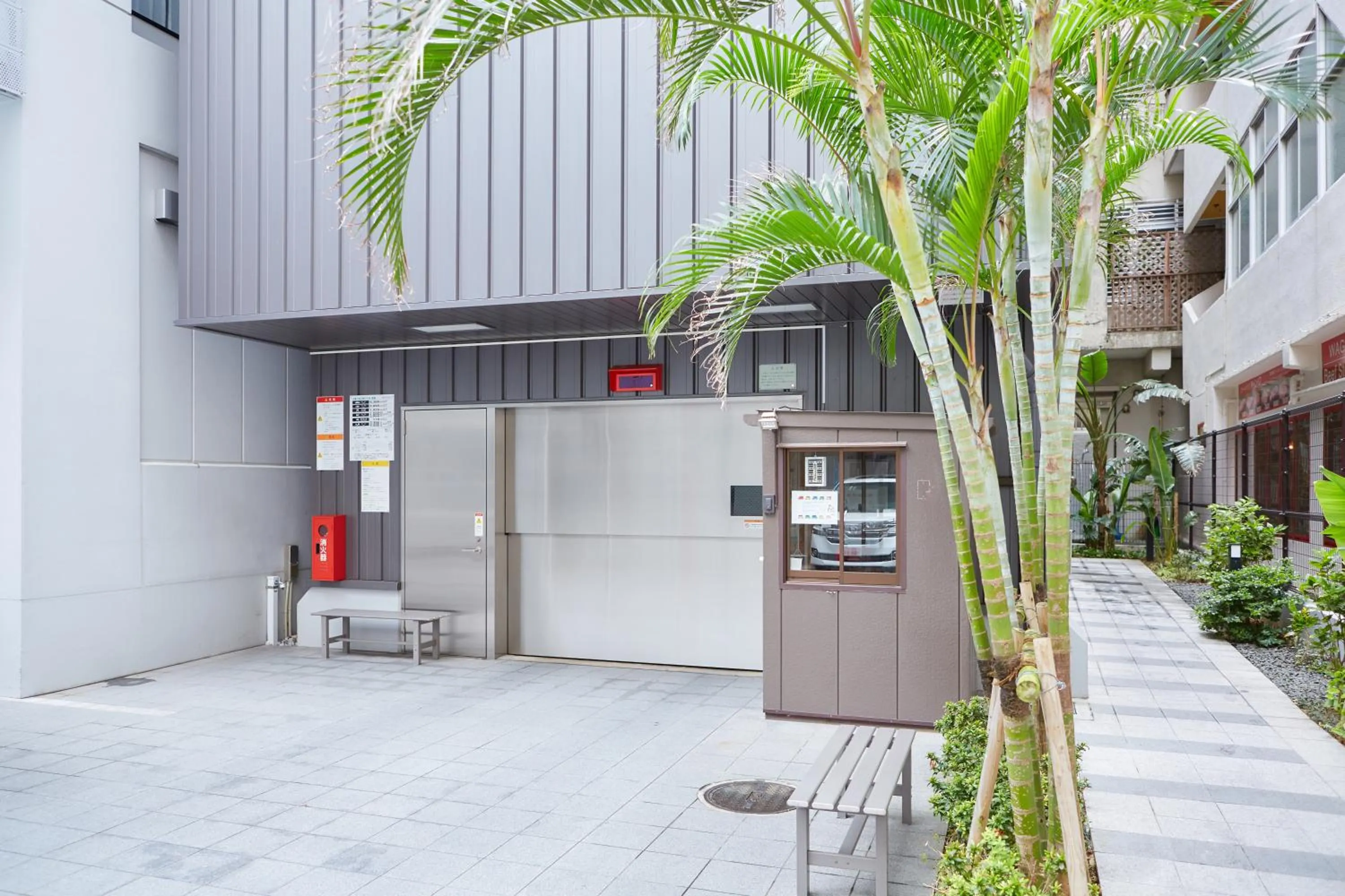 Parking in Almont Hotel Naha Kenchomae