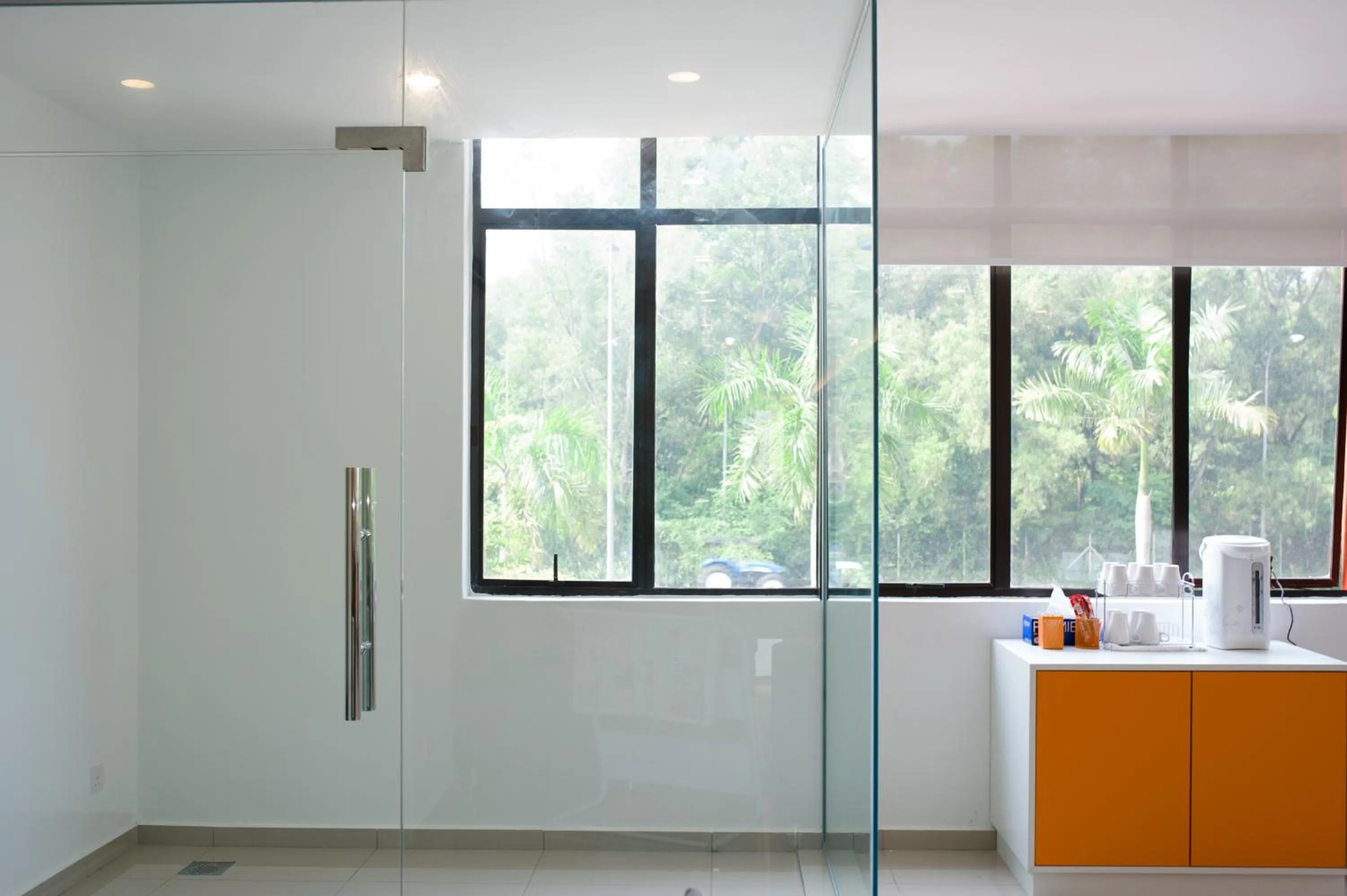 Coffee/tea facilities in 1 Orange Hotel Sungai Buloh