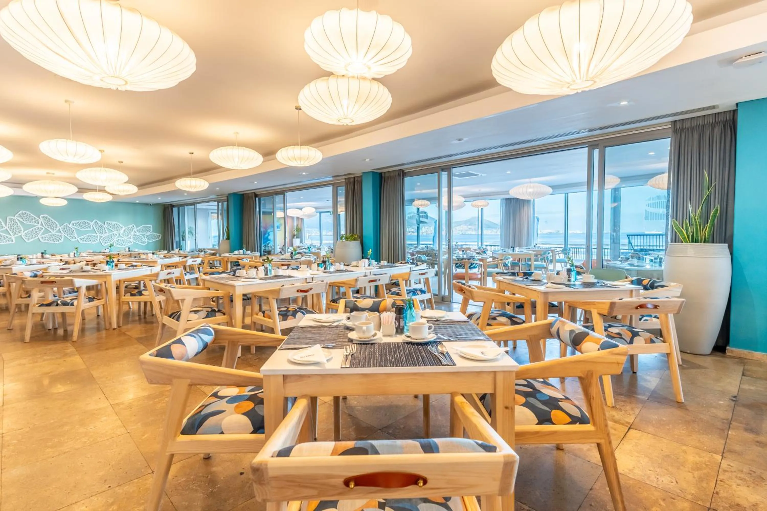 Lagoon Beach Hotel & Spa