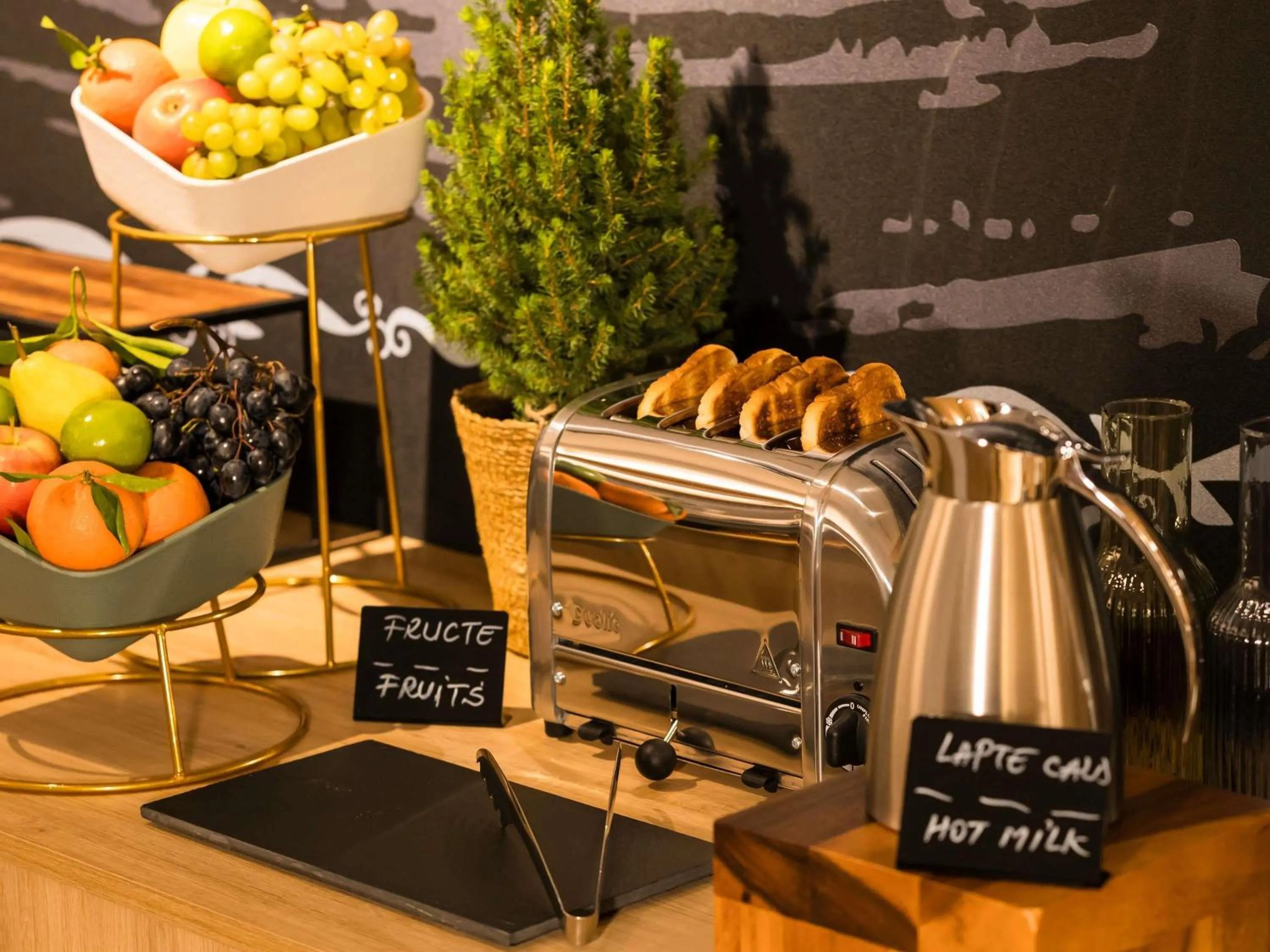 Breakfast in Mercure Bucharest Cantemir