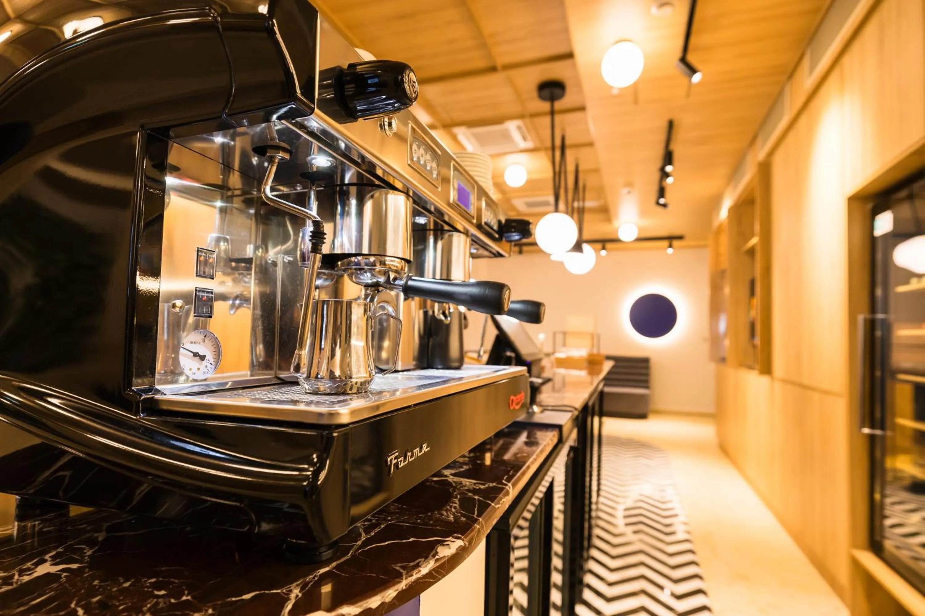 Lounge or bar in Mercure Bucharest Cantemir