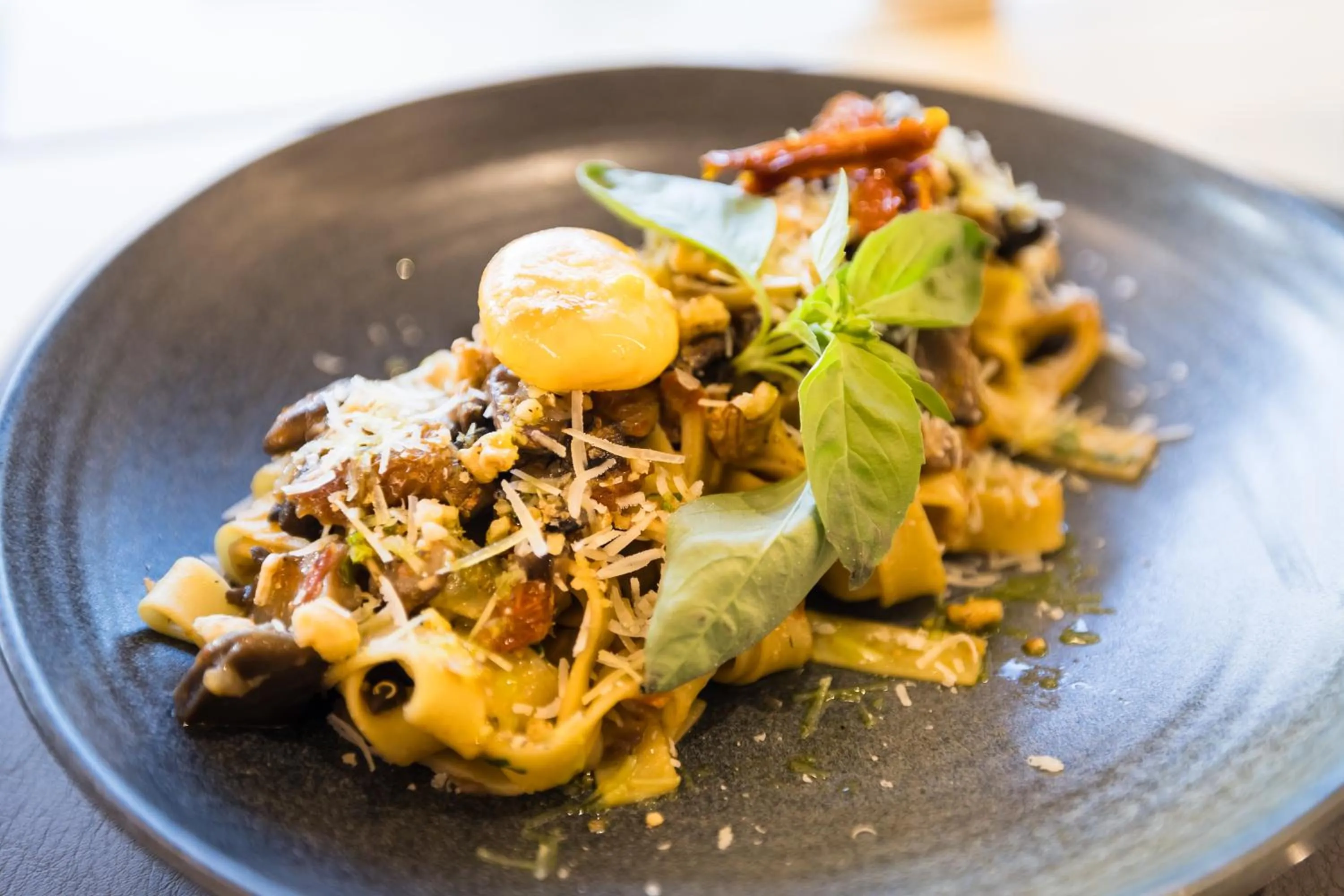 Restaurant/places to eat in Mercure Bucharest Cantemir