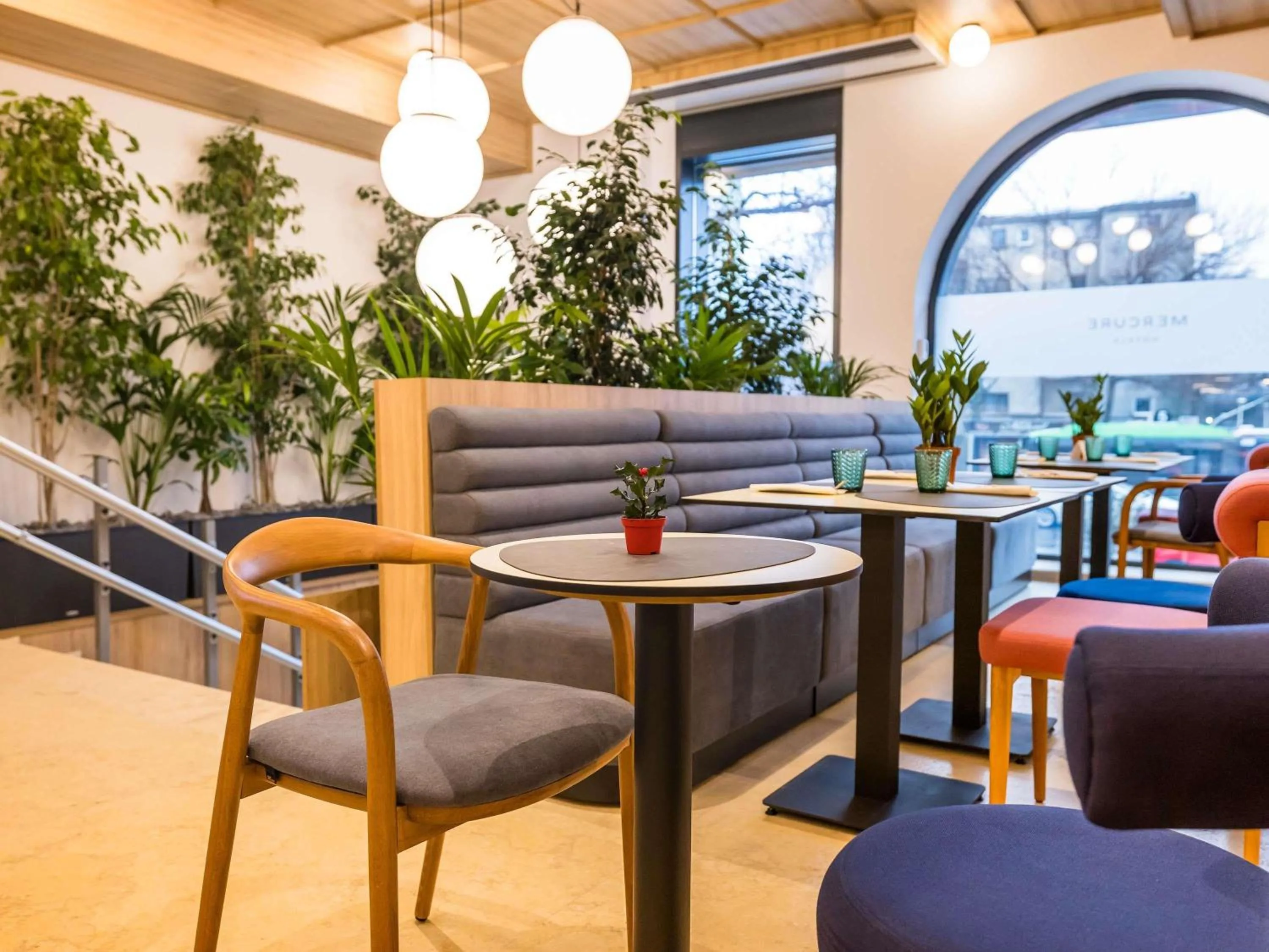 Restaurant/places to eat in Mercure Bucharest Cantemir