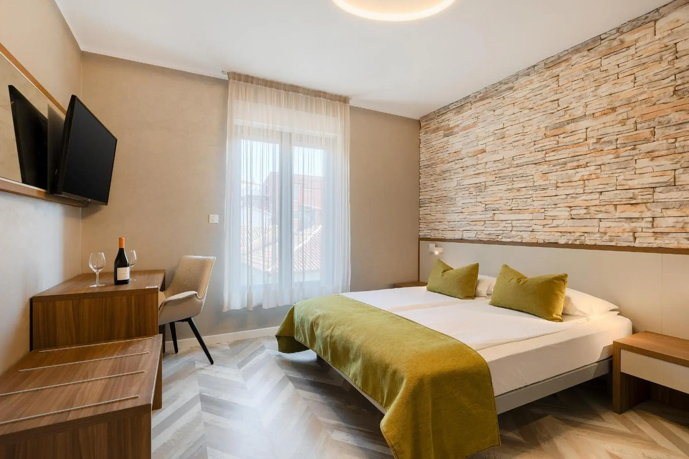 Bed in Pula City Center Accommodation with FREE Parking Bed in Pula City Center Accommodation with FREE Parking