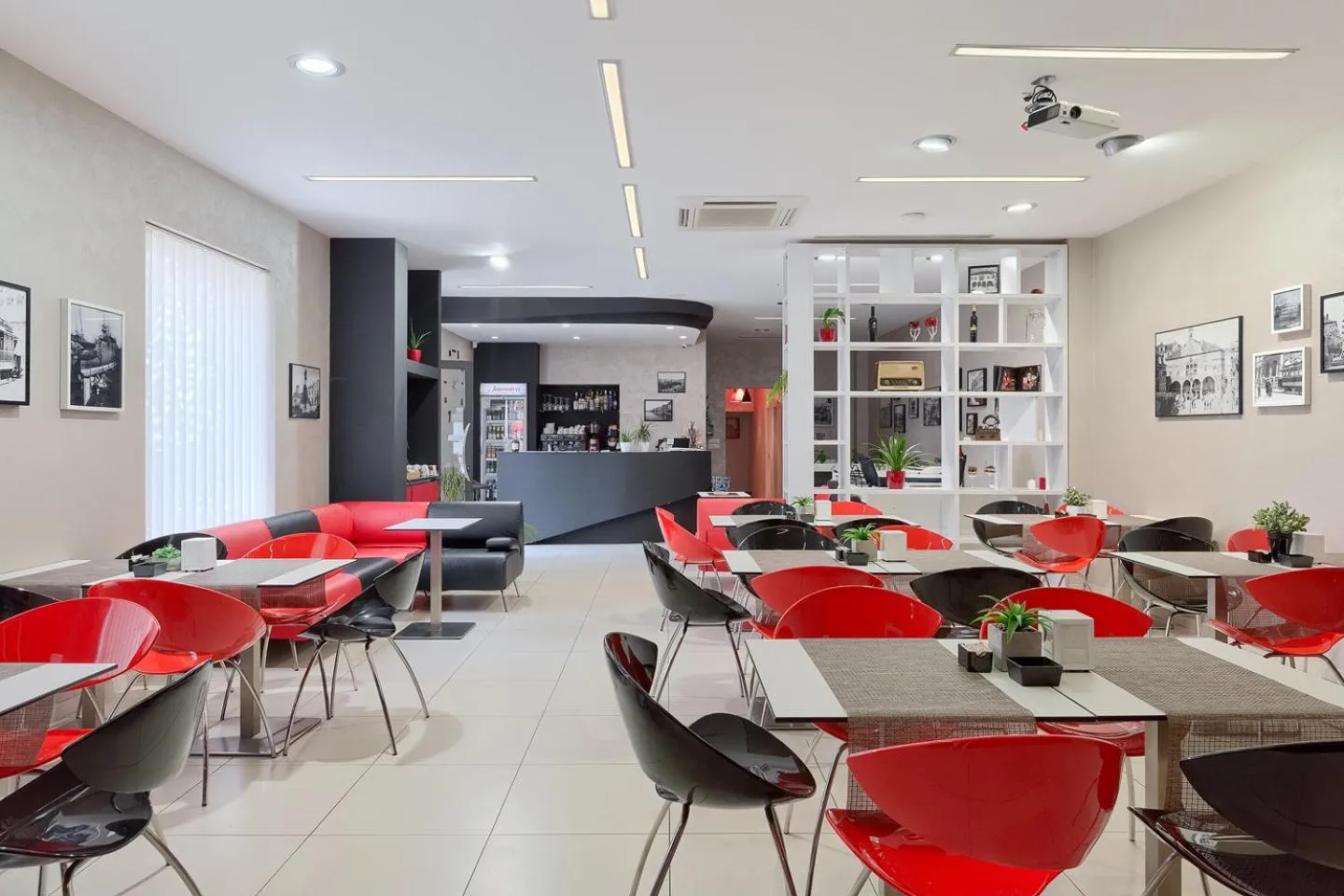 Restaurant/places to eat in Pula City Center Accommodation - Breakfast included