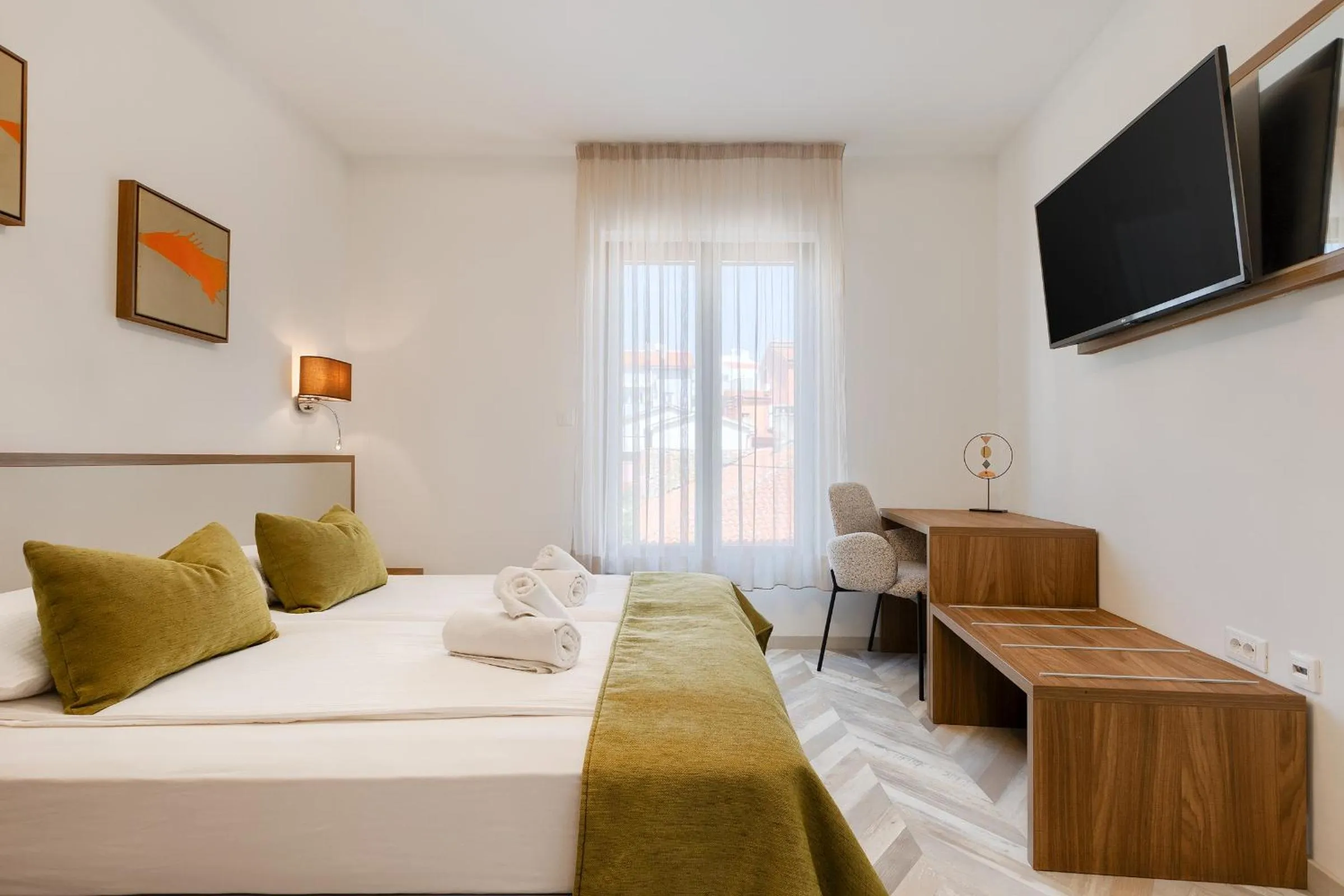 Bed in Pula City Center Accommodation - Breakfast included