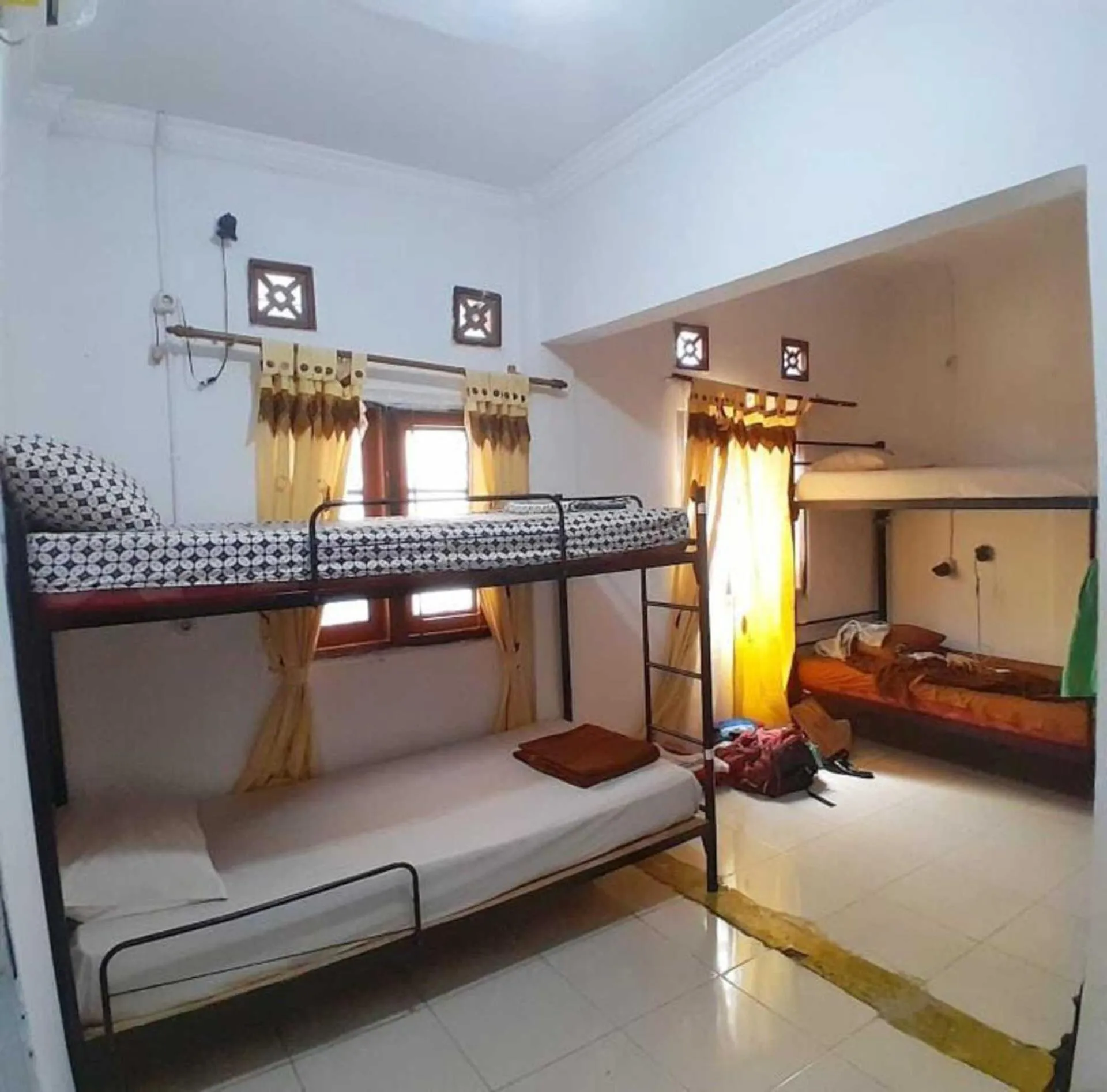 Bed in Laura's Backpacker 523