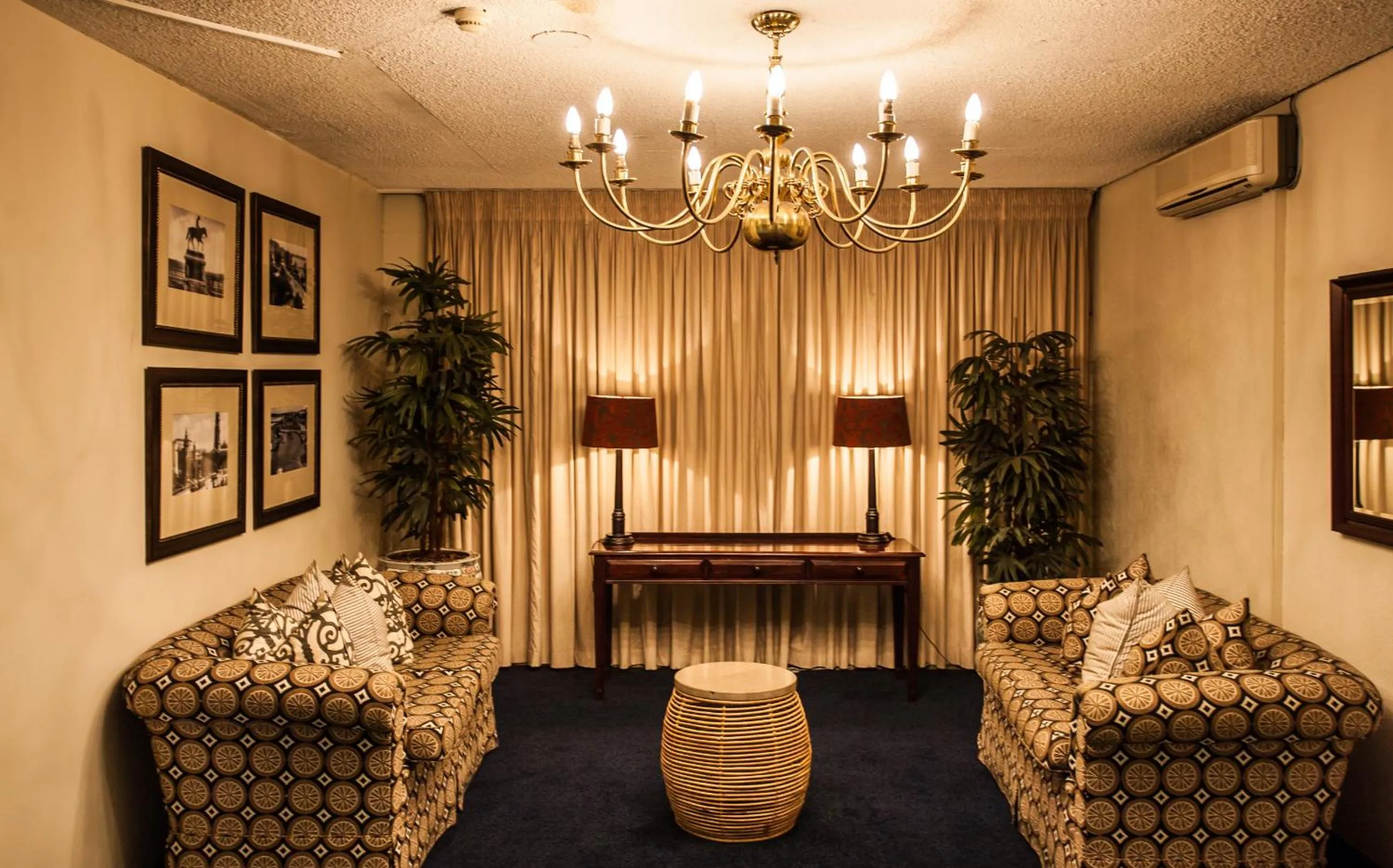 Communal lounge/ TV room in The Royal Hotel by Coastlands Hotels & Resorts