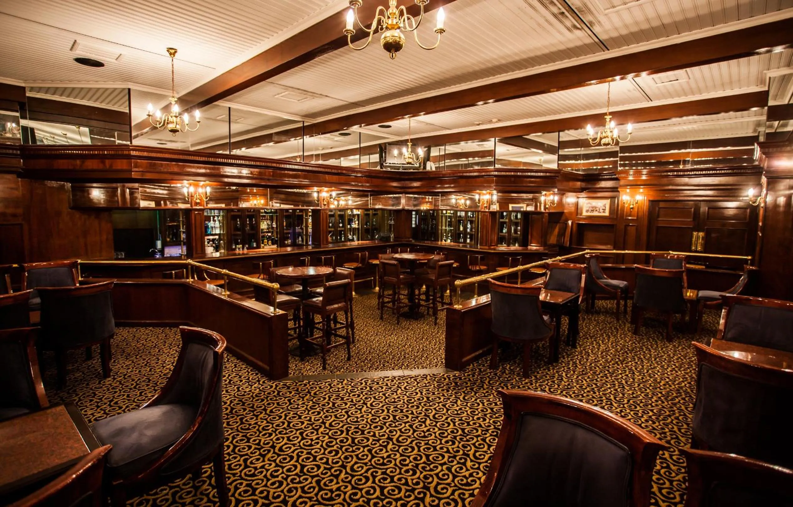 Lounge or bar in The Royal Hotel by Coastlands Hotels & Resorts