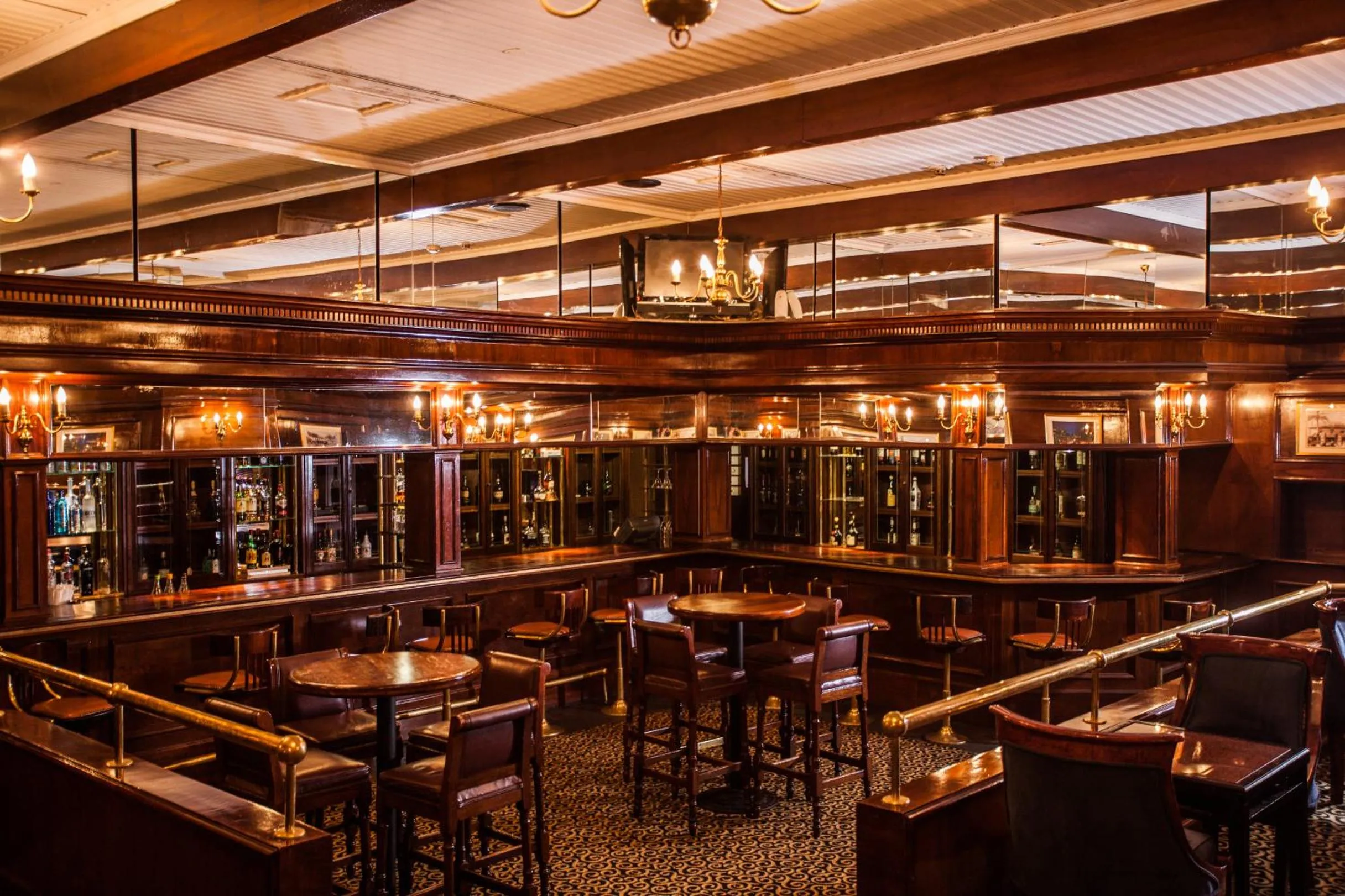 Lounge or bar in The Royal Hotel by Coastlands Hotels & Resorts