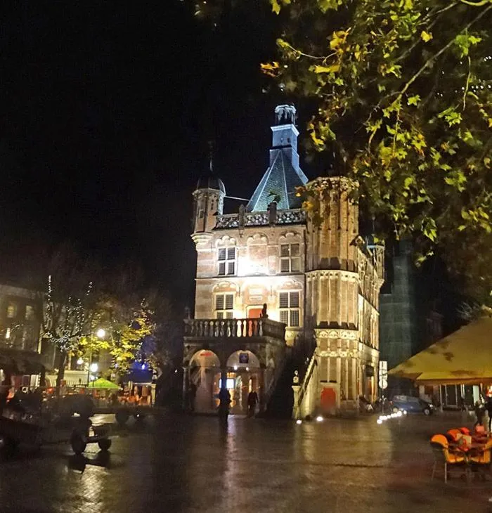 Property building in Deventer Heritage en Boutique B&B, museumhuis "De Worp", het huis met de theekoepel, logeren in authentiek historisch erfgoed