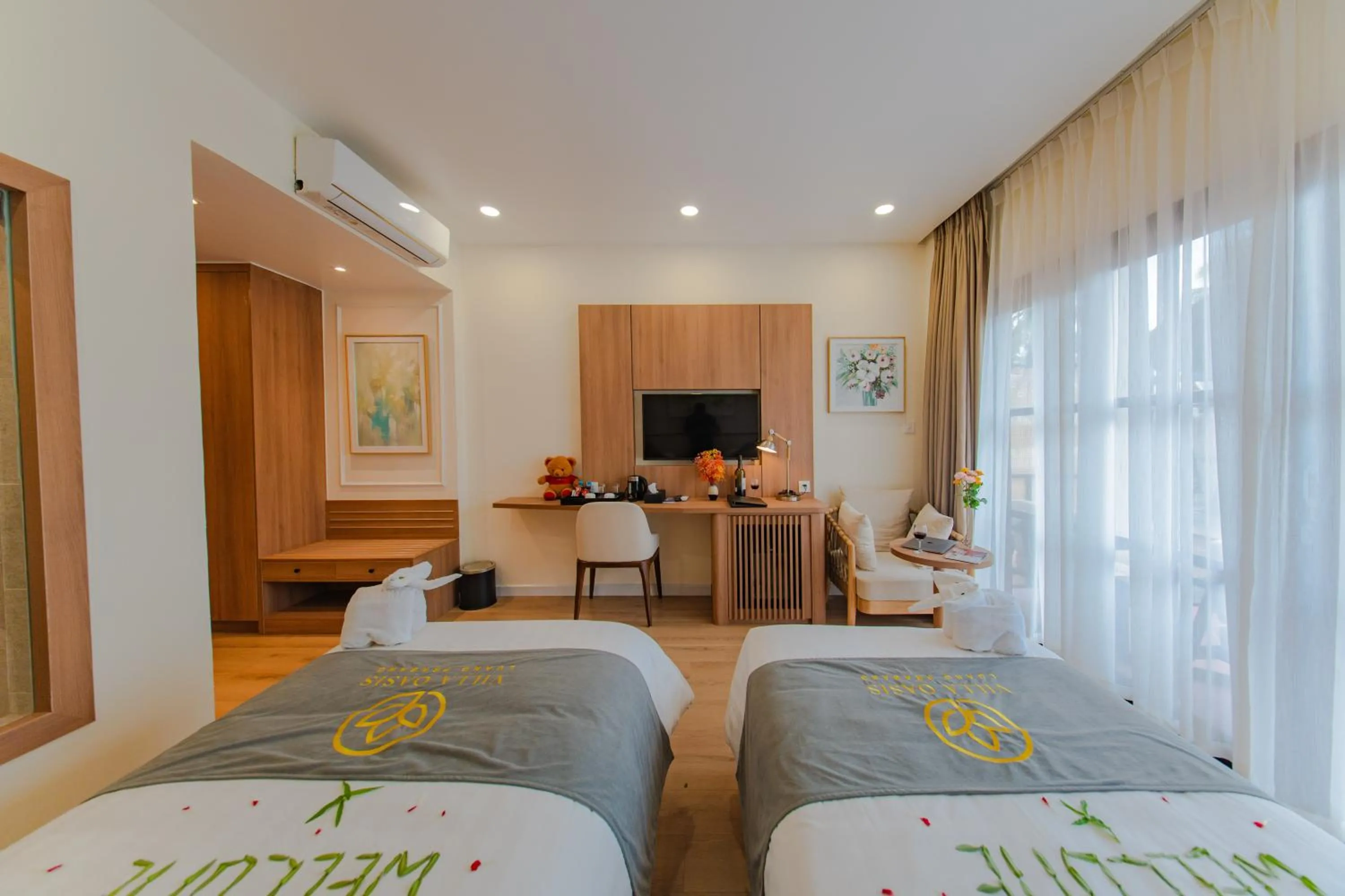 Photo of the whole room, Bed in Villa Oasis Luang Prabang