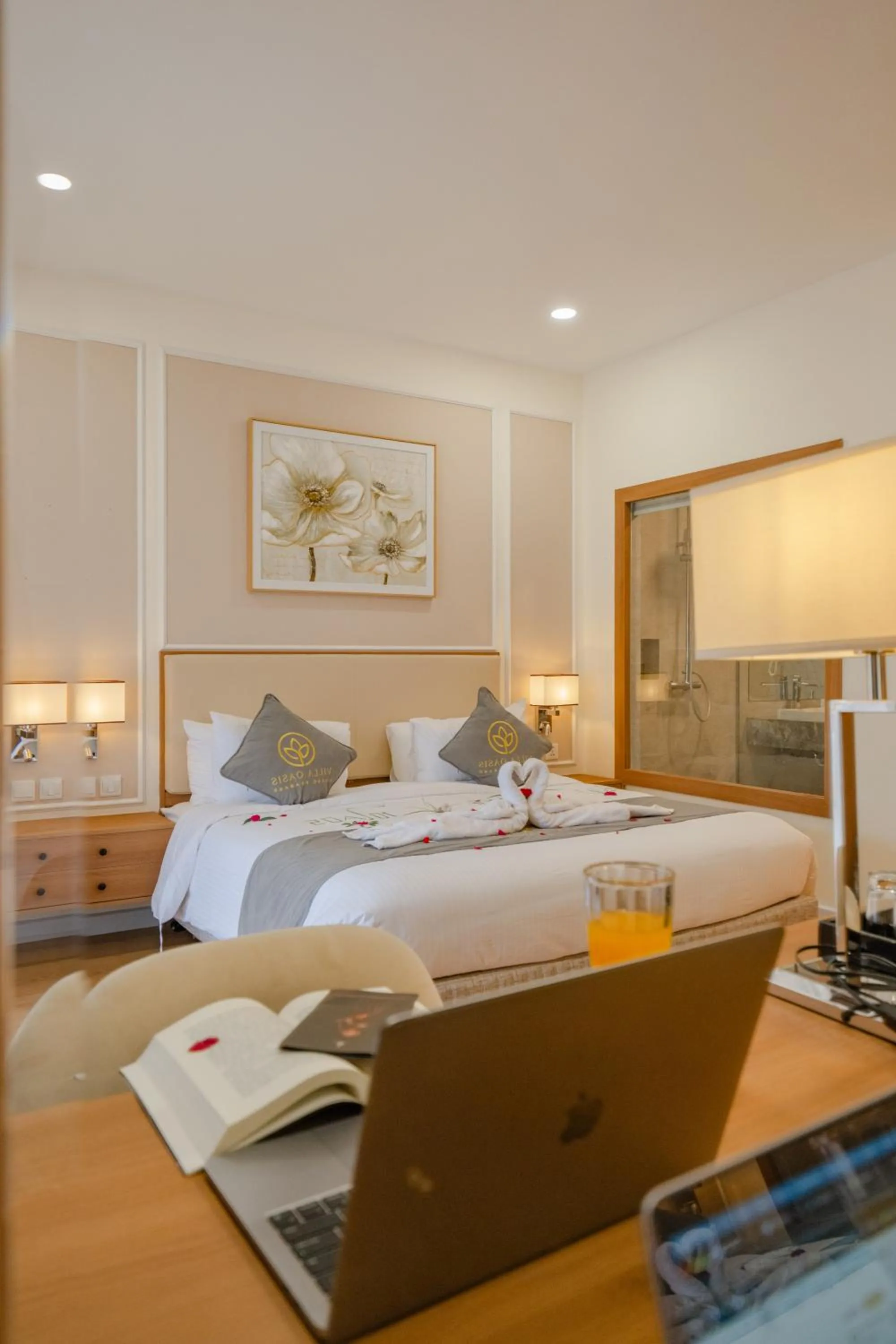 Photo of the whole room, Bed in Villa Oasis Luang Prabang