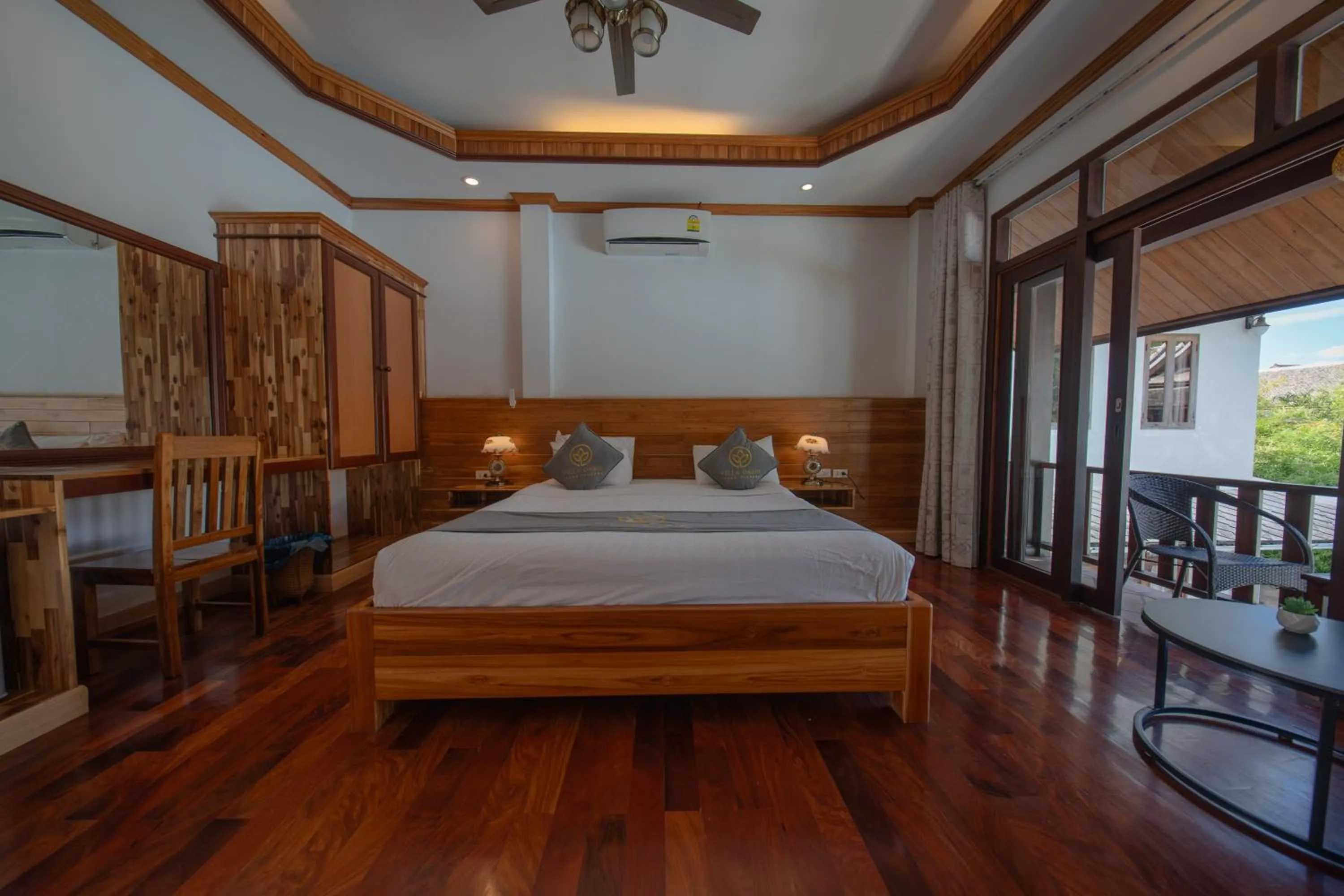 Bed in Villa Oasis Luang Prabang