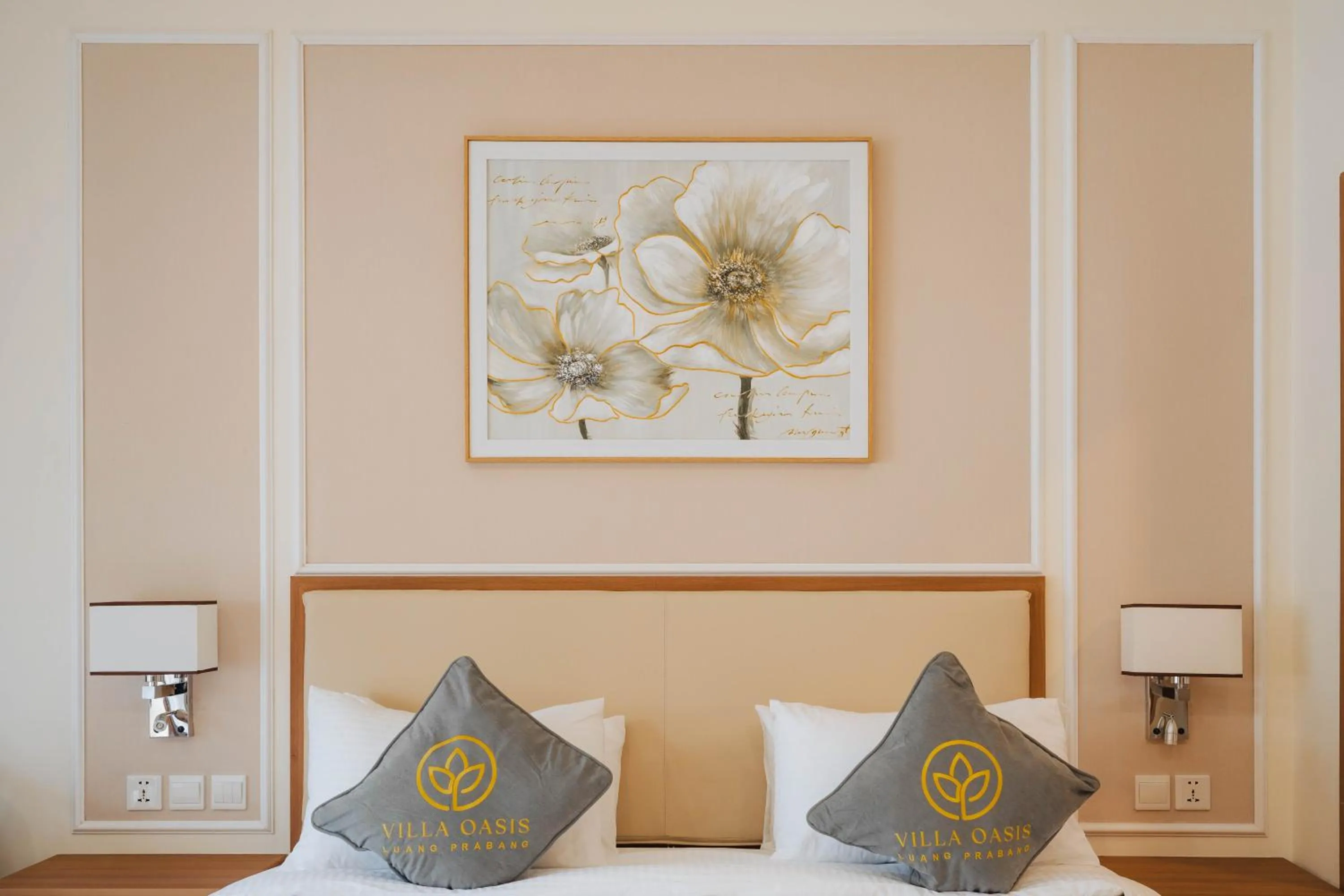 Photo of the whole room, Bed in Villa Oasis Luang Prabang