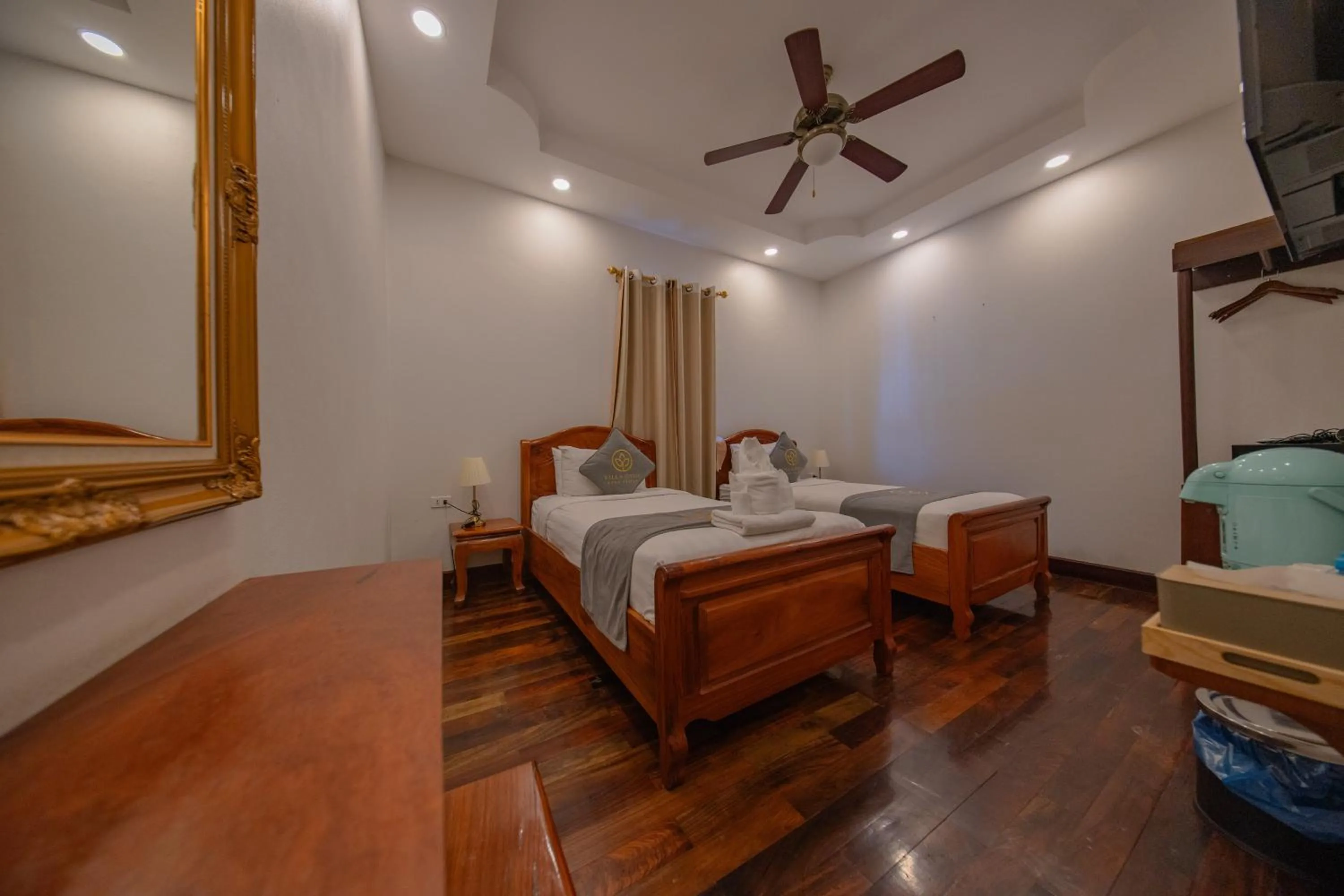 Photo of the whole room, Bed in Villa Oasis Luang Prabang
