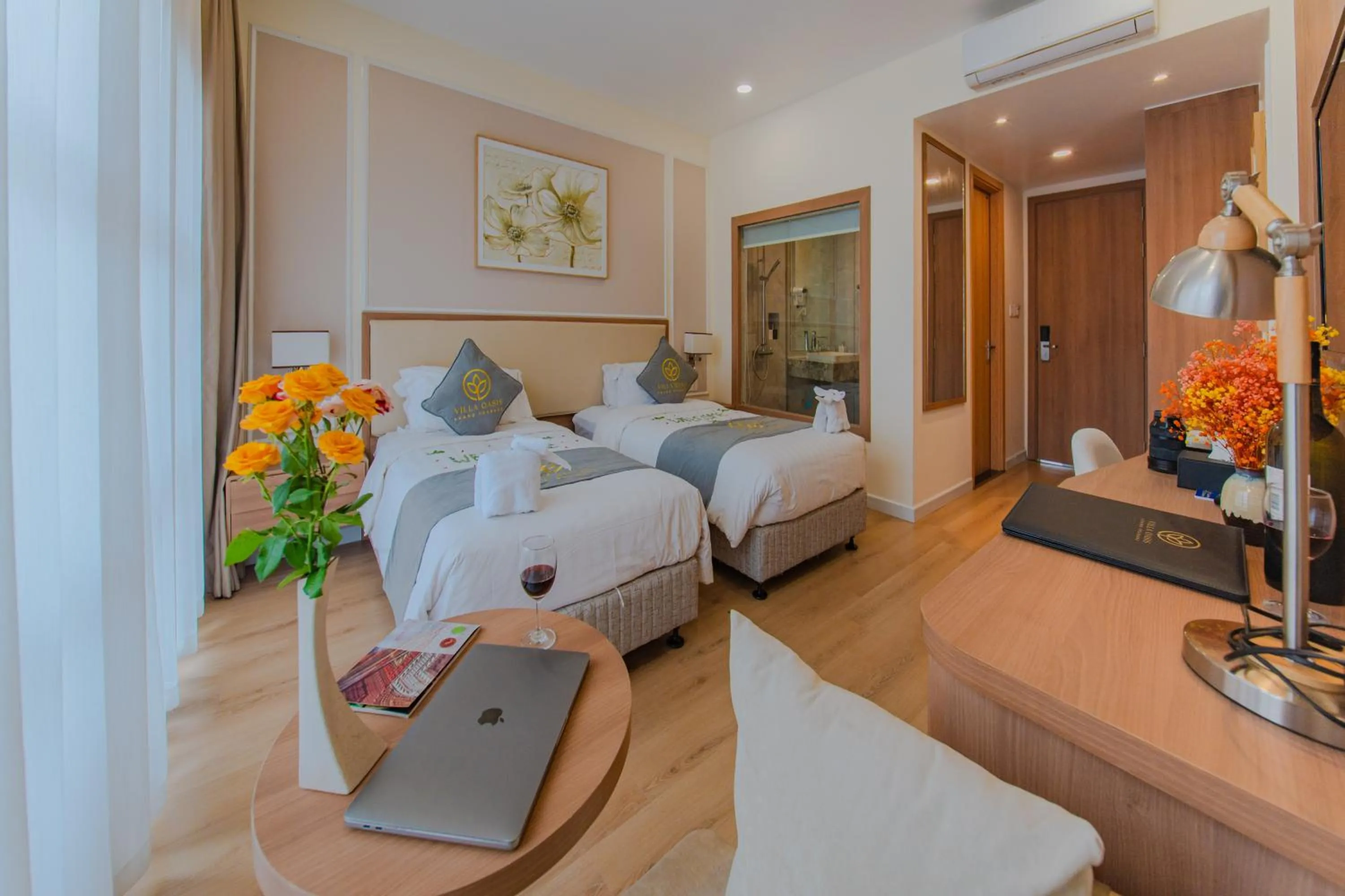 Living room, Bed in Villa Oasis Luang Prabang