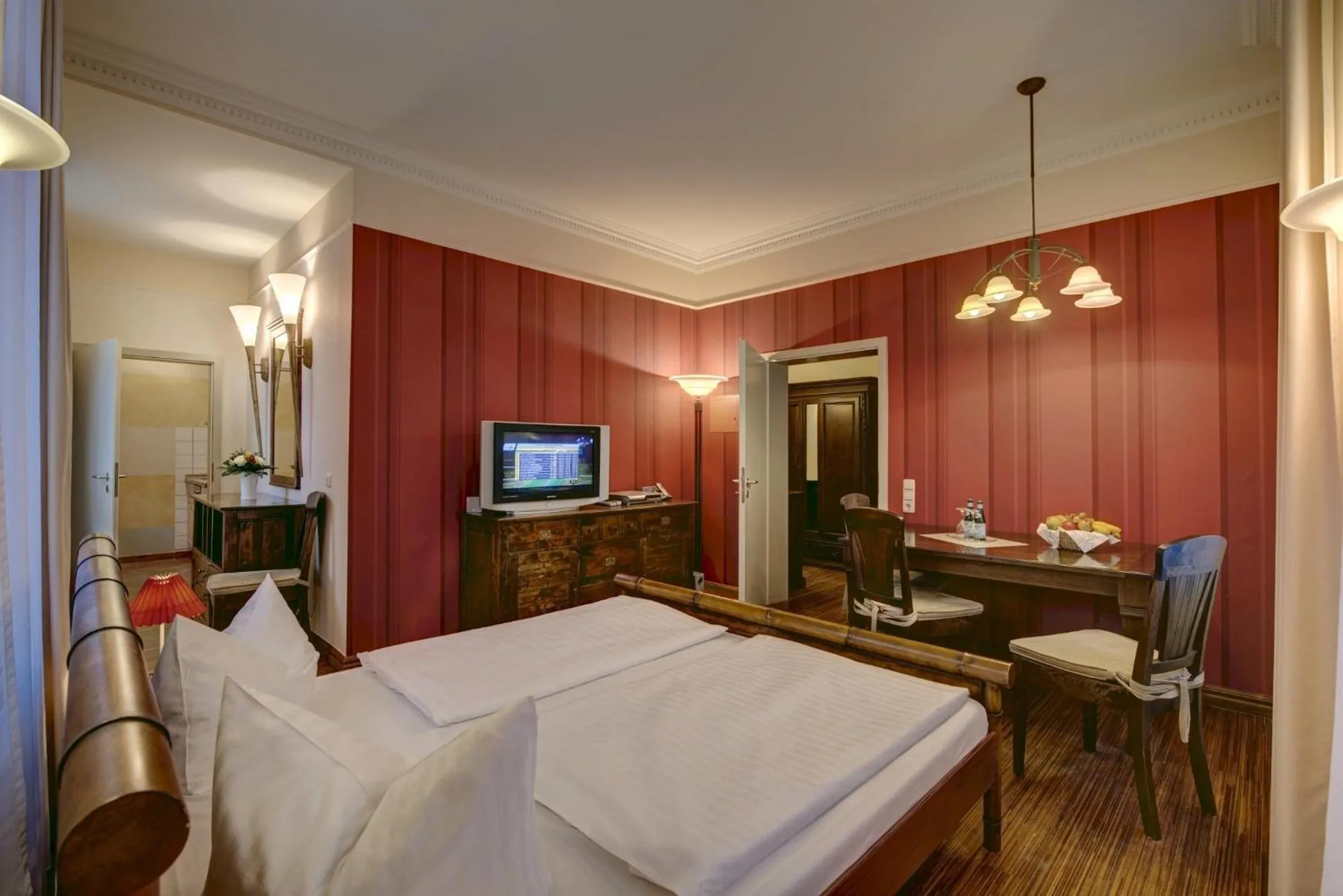 Photo of the whole room, Bed in Strandhotel Nordischer Hof