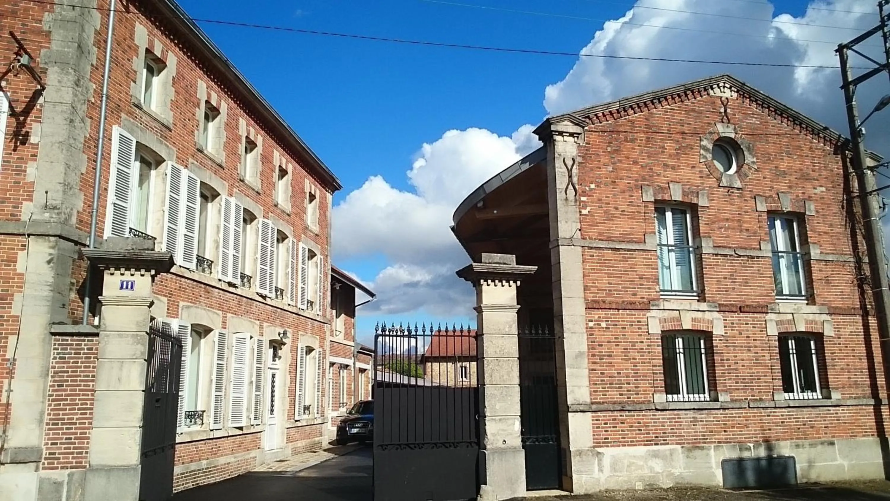 Neighbourhood in L'Atelier De Dégustation