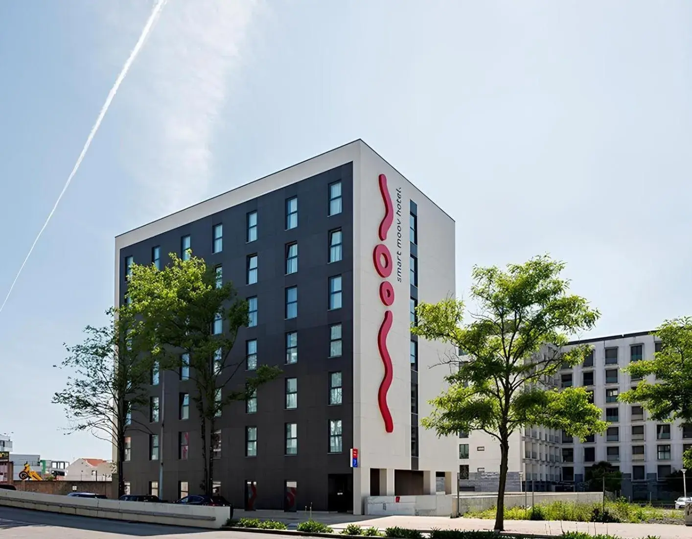 Property building in Moov Hotel Porto Norte Property building in Moov Hotel Porto Norte