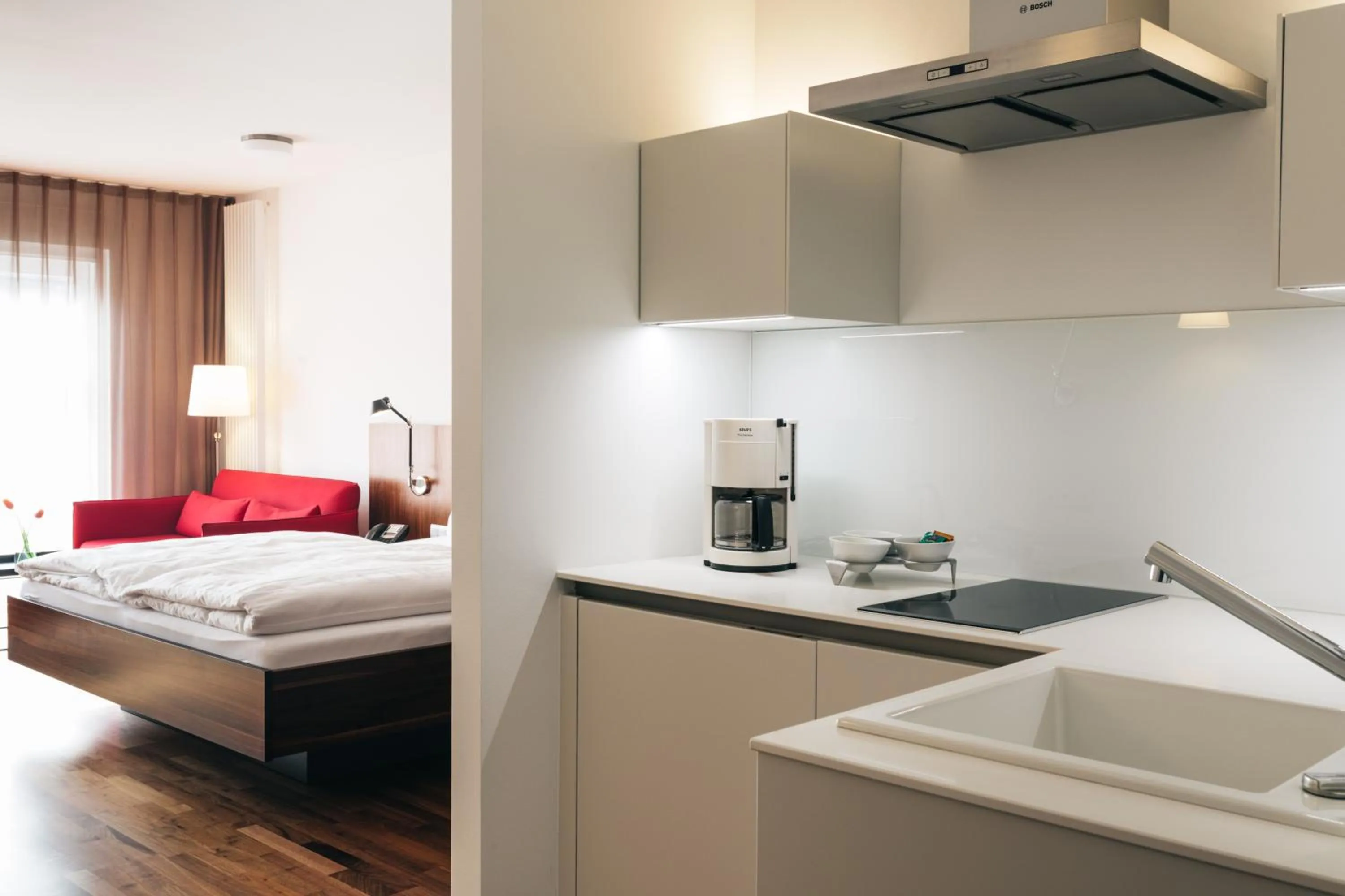 Photo of the whole room, Bed in Consulat des Weins