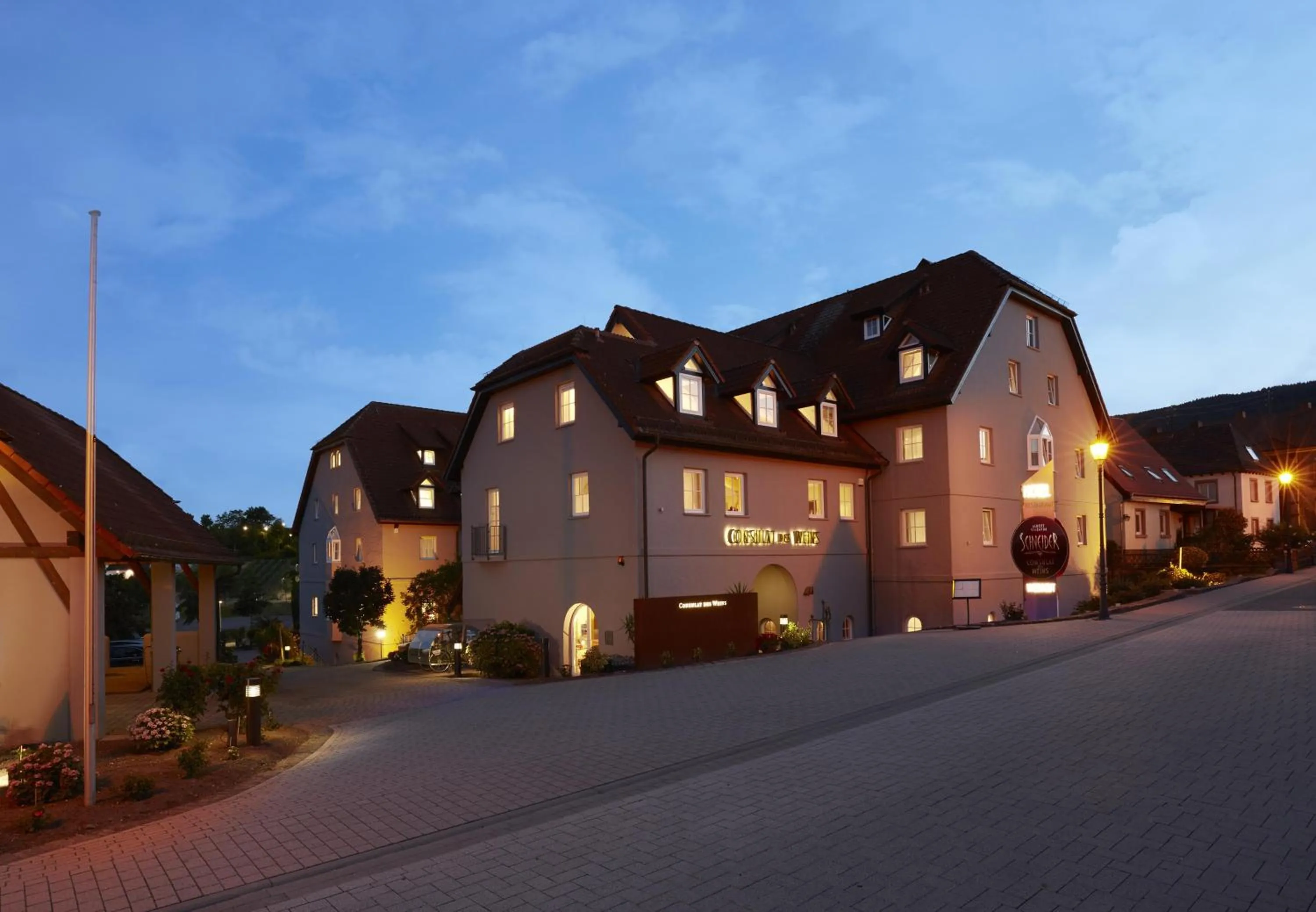 Facade/entrance in Consulat des Weins