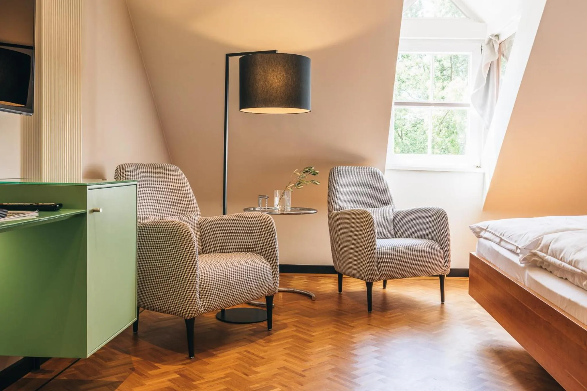 Photo of the whole room, Bed in Consulat des Weins