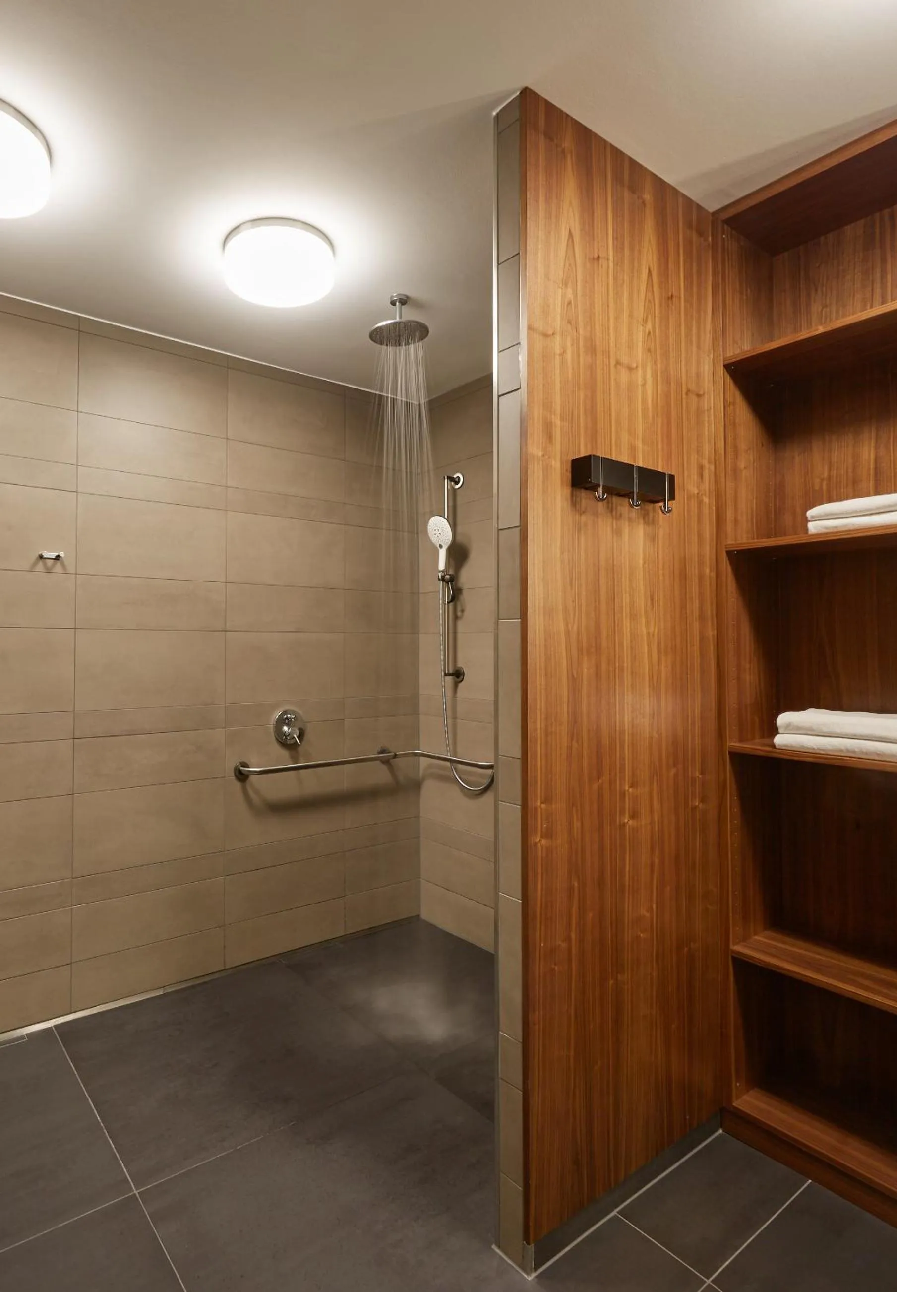 Shower in Consulat des Weins