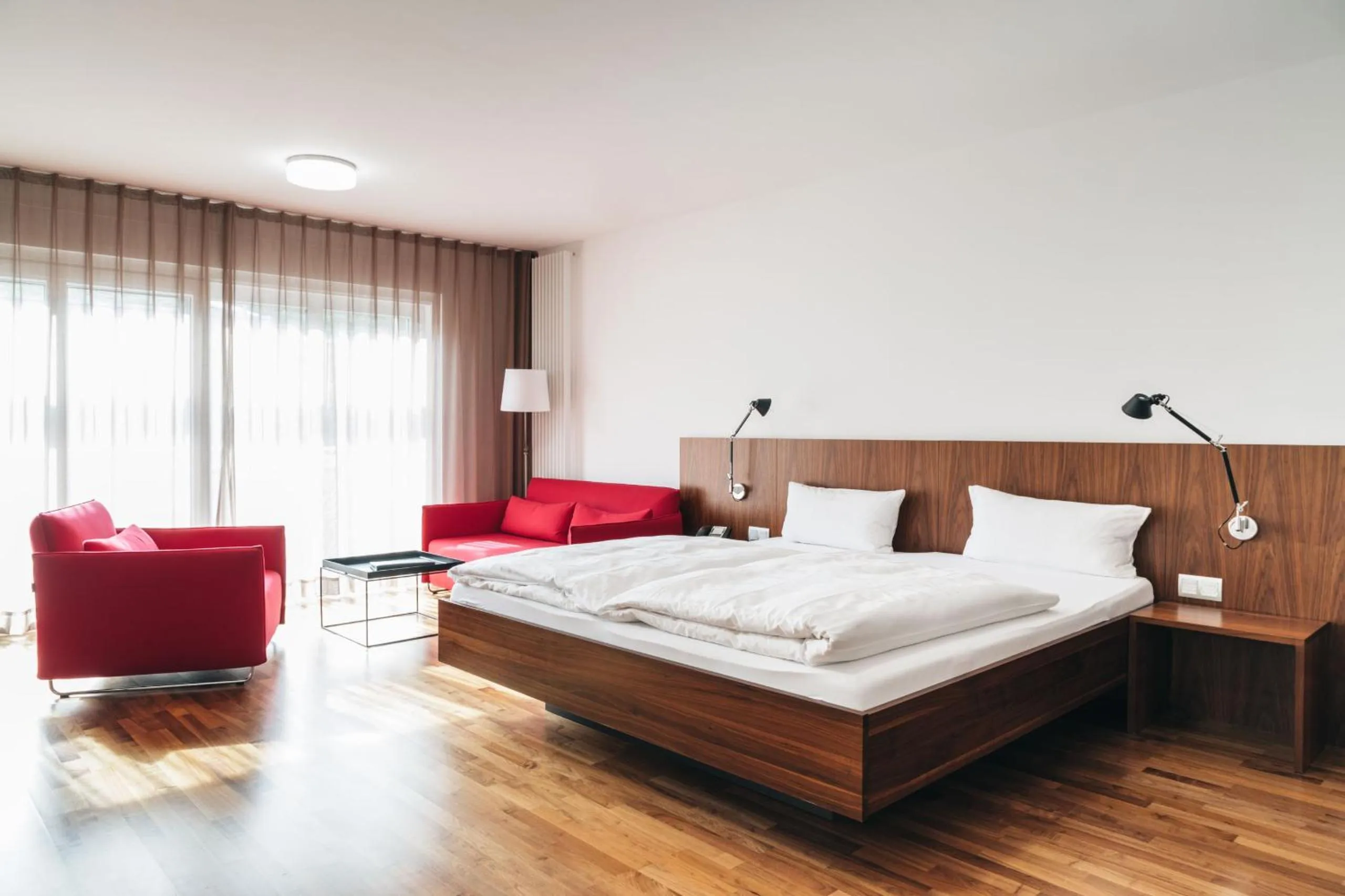 Photo of the whole room, Bed in Consulat des Weins