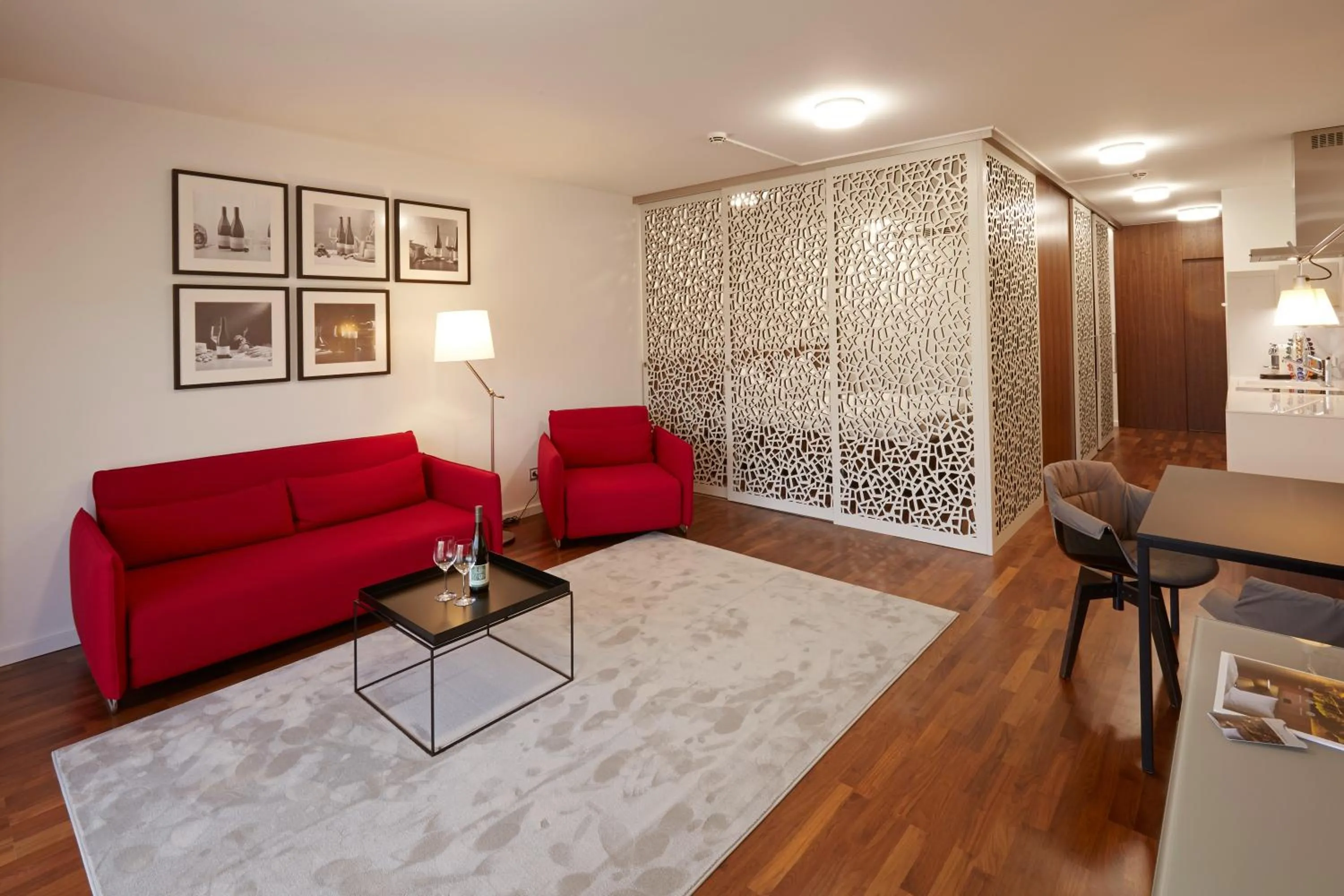 Photo of the whole room in Consulat des Weins