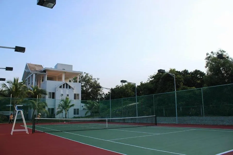 Tennis court in Sonata Resort & Spa