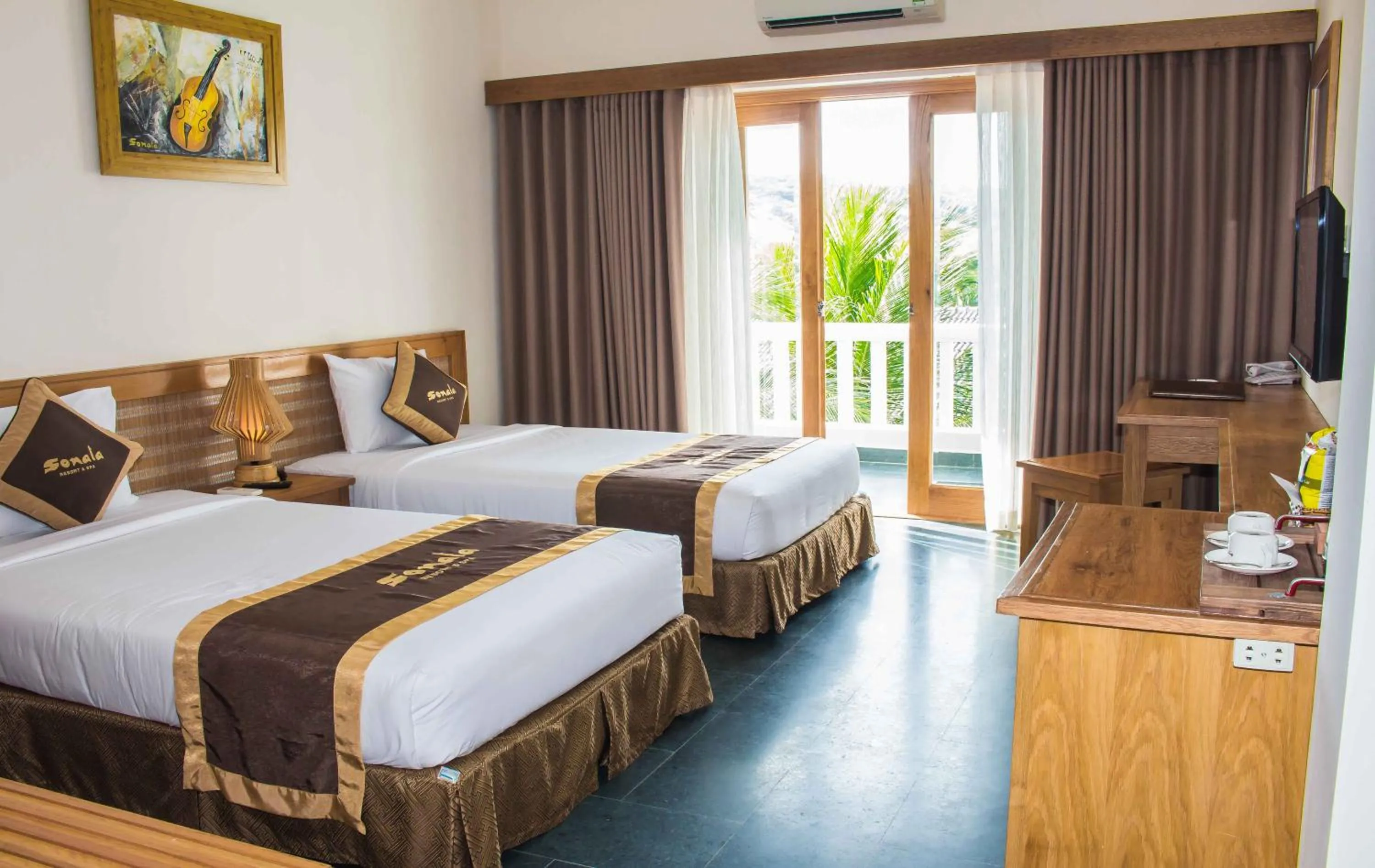 Balcony/Terrace, Bed in Sonata Resort & Spa