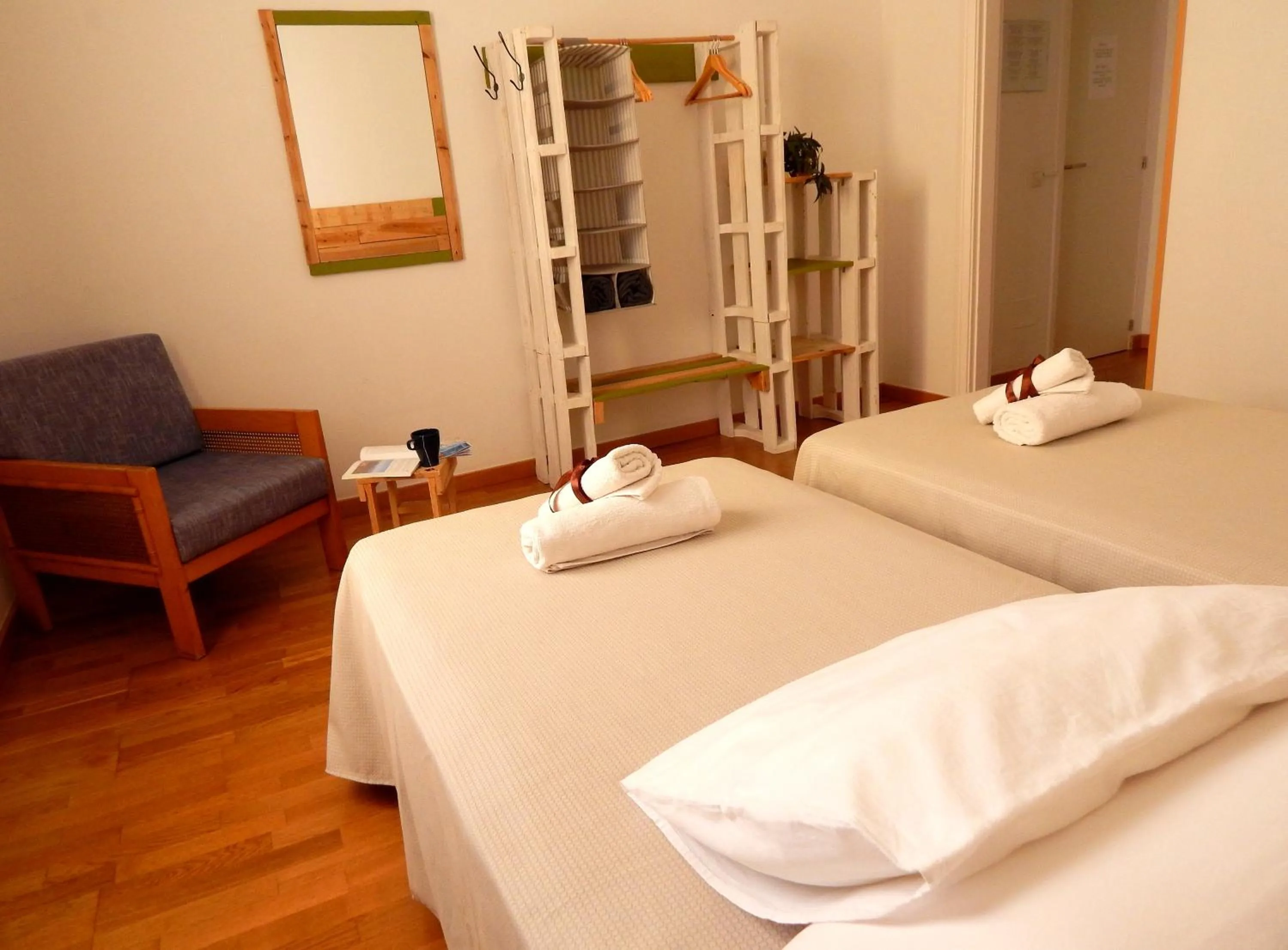 Photo of the whole room, Bed in Twenty Seven Degrees Las Palmas