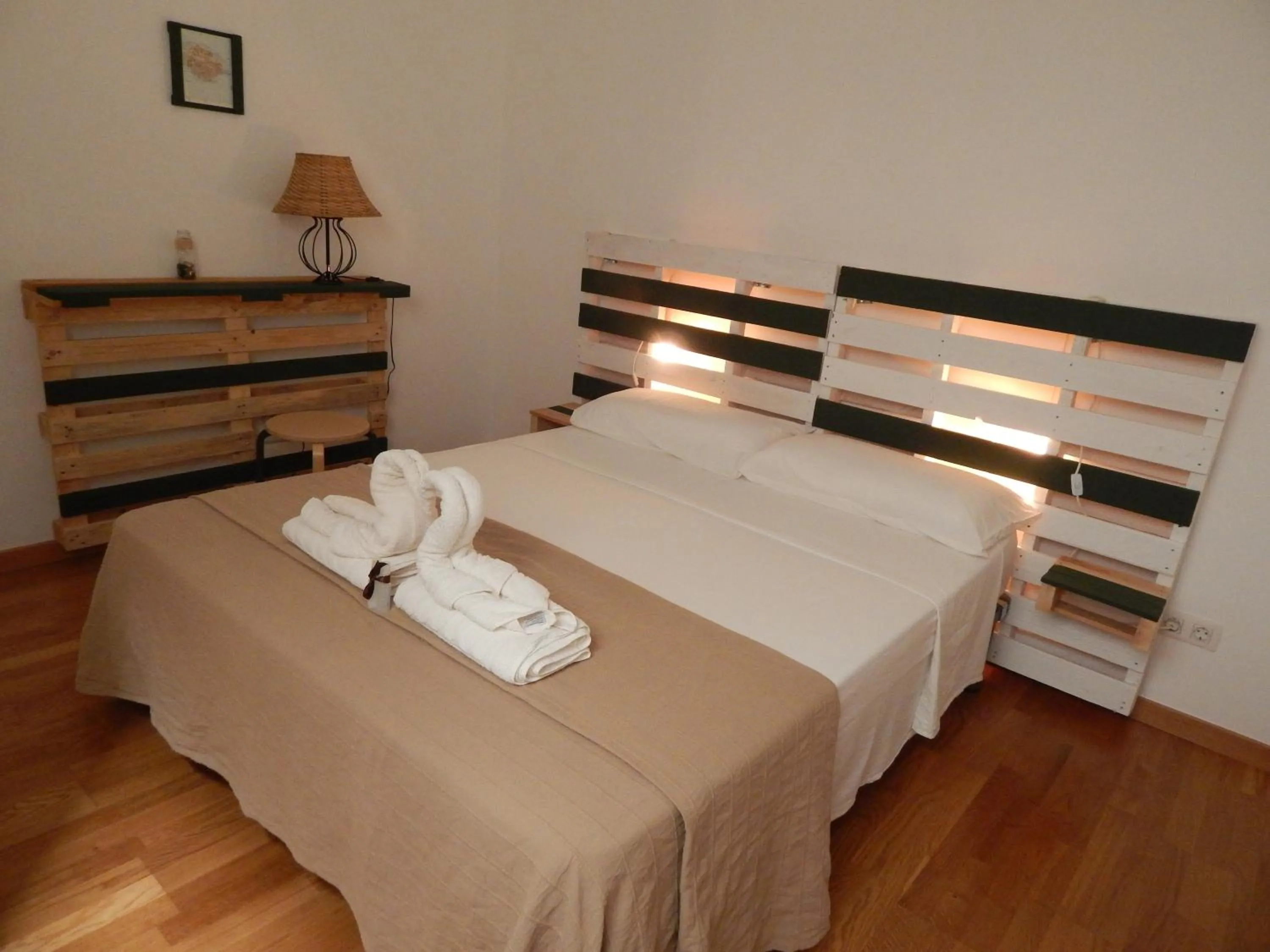 Photo of the whole room, Bed in Twenty Seven Degrees Las Palmas