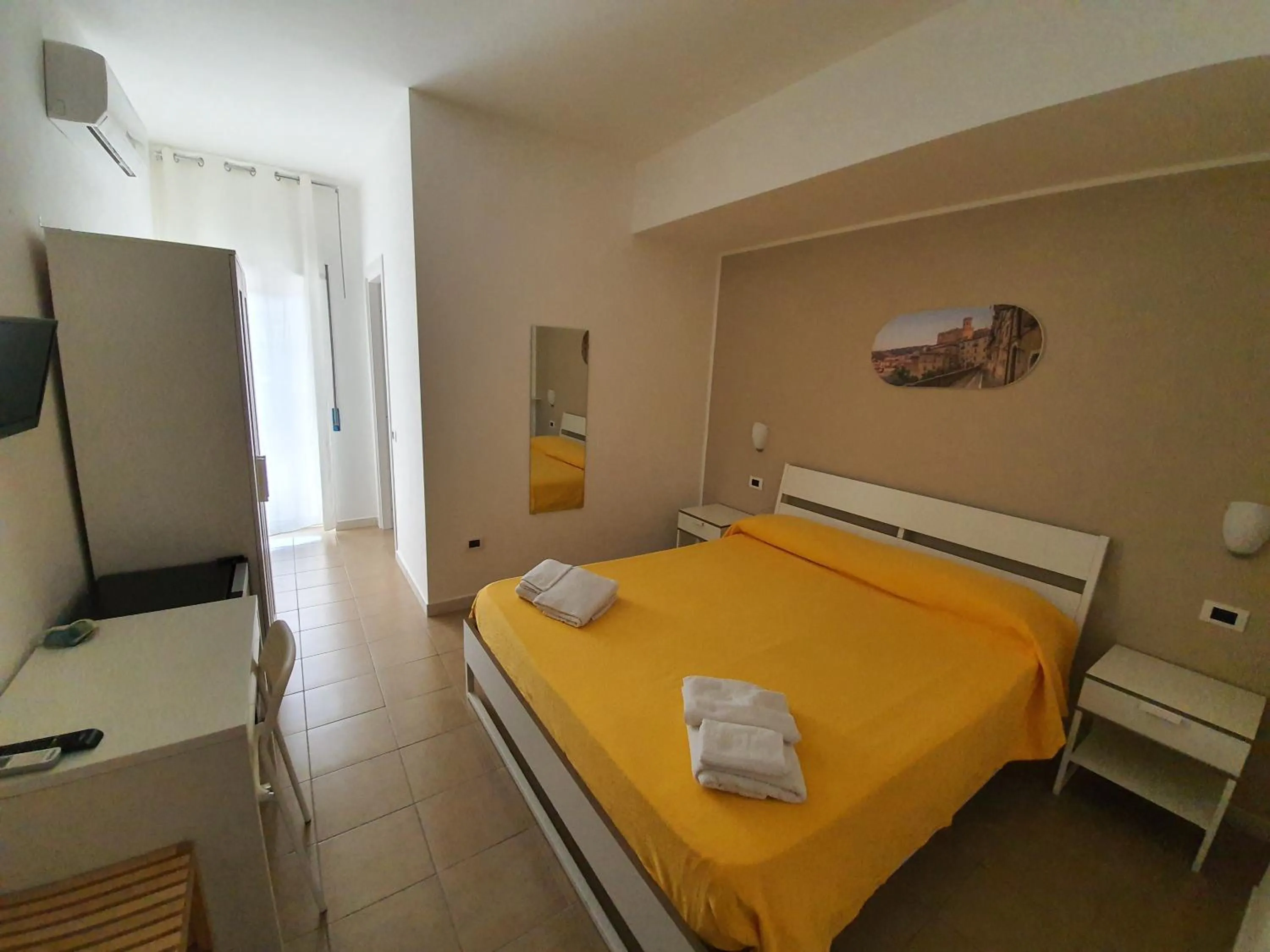 Bed in Casale Marcalia - bed & breakfast