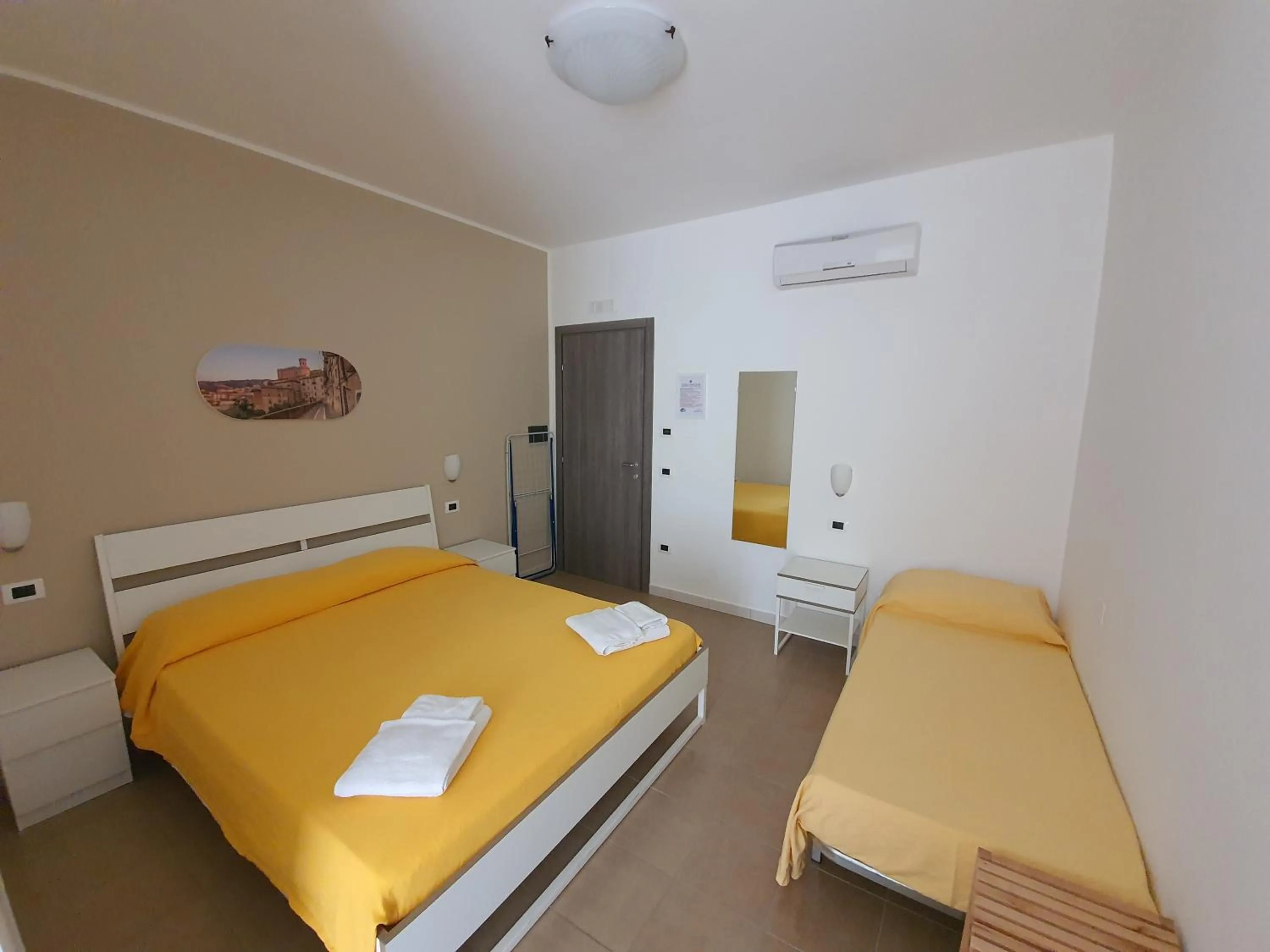 Bed in Casale Marcalia - bed & breakfast