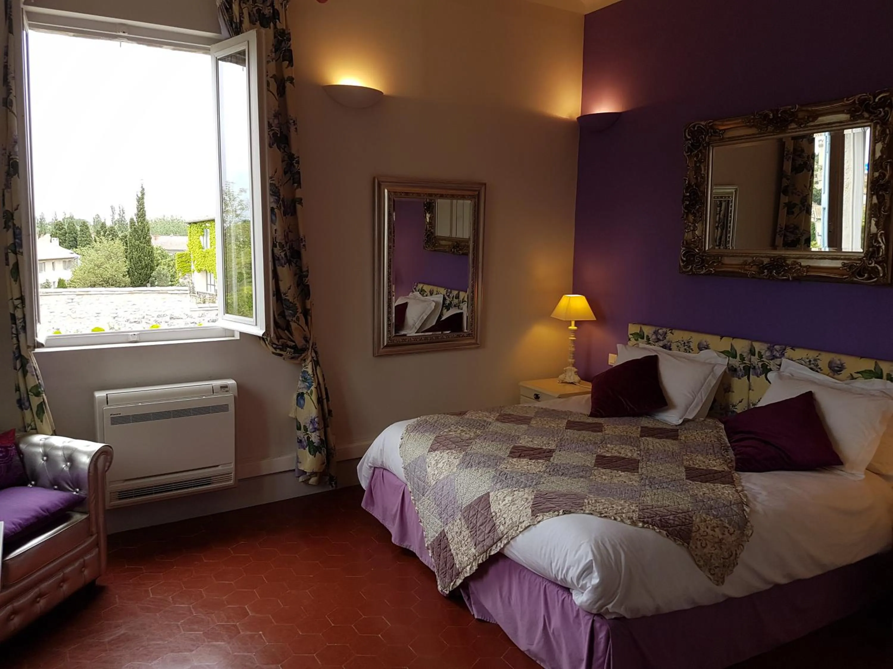 Bedroom, Bed in Les Saisons