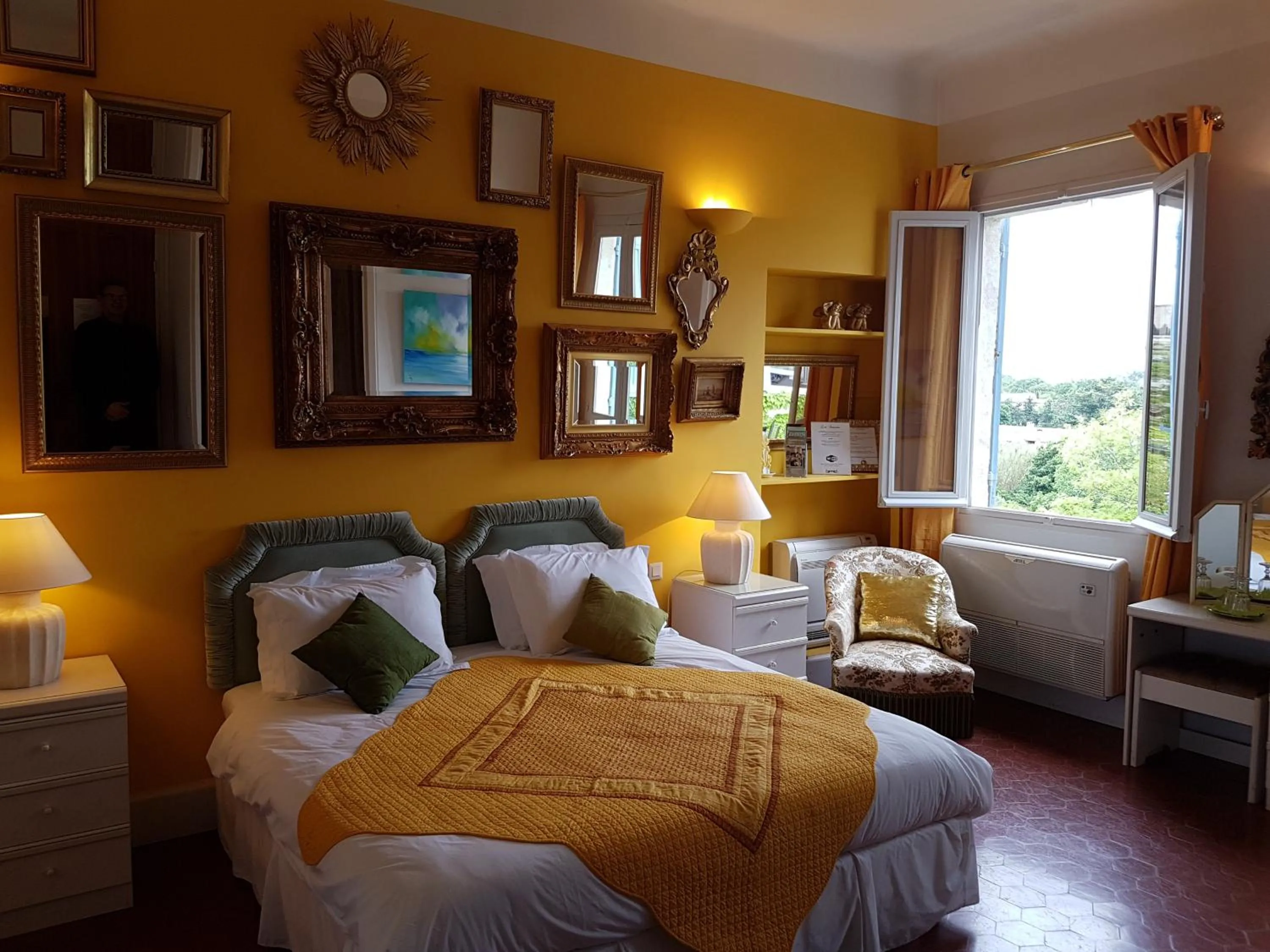Bed in Les Saisons