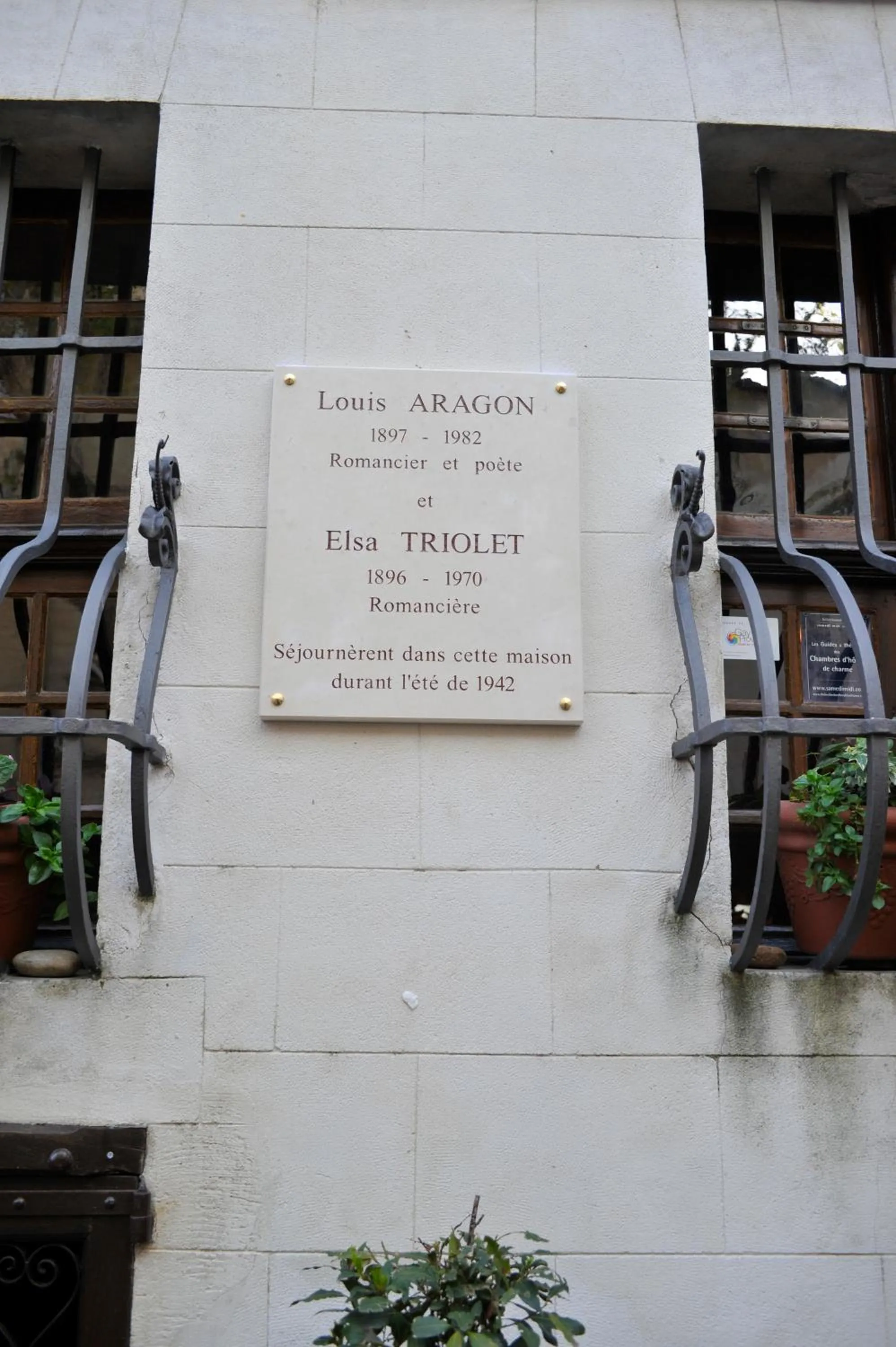 Facade/entrance in Les Saisons