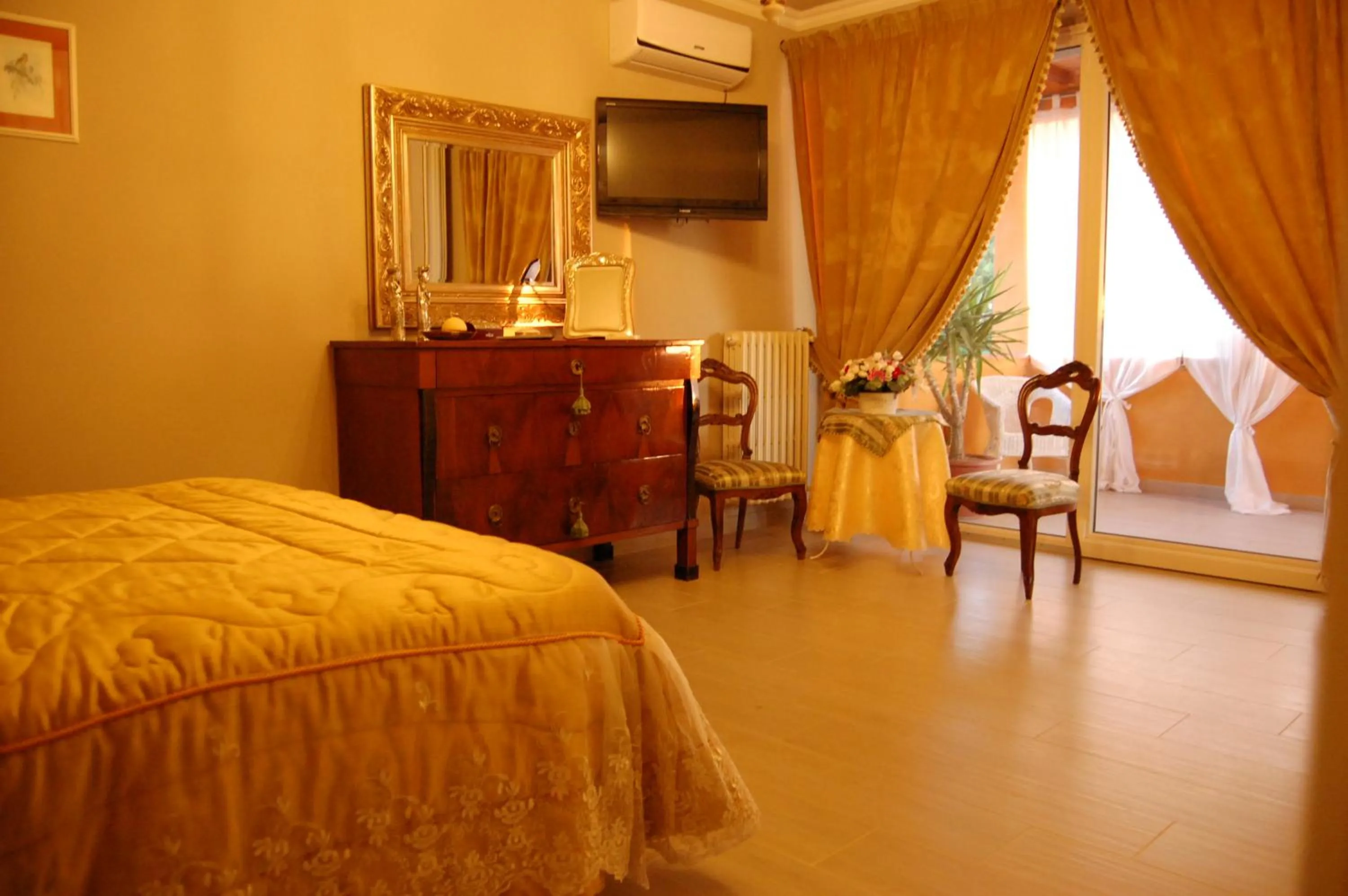 Bedroom, Bed in Villa Lucrezia