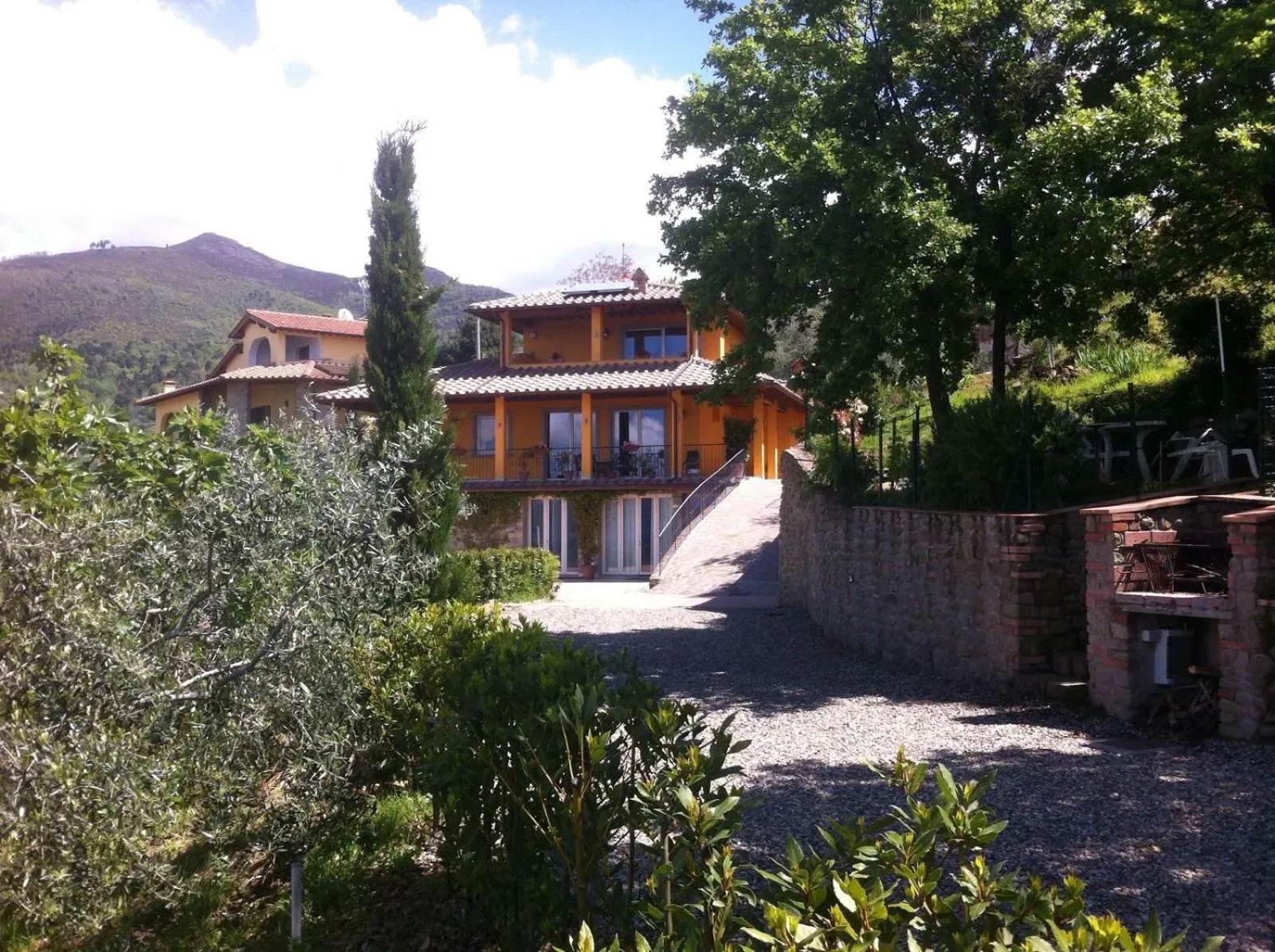 Facade/entrance in Villa Lucrezia